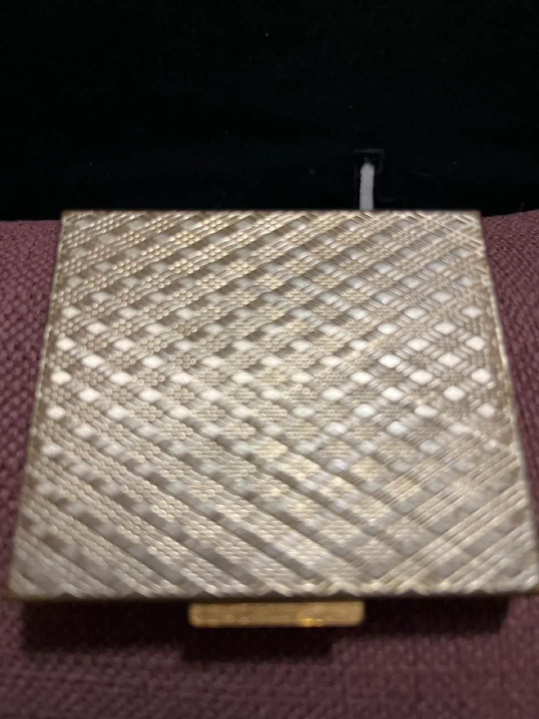 Vintage Silver & Gold Tone Compact image indicator(4)