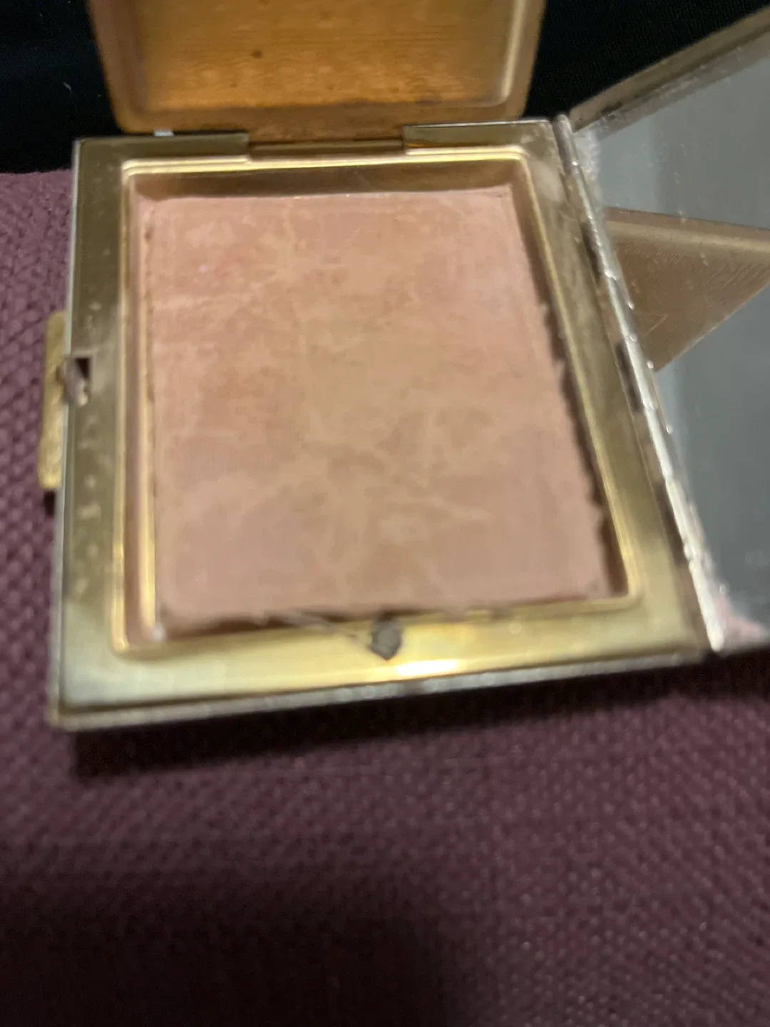 Vintage Silver & Gold Tone Compact image indicator(9)