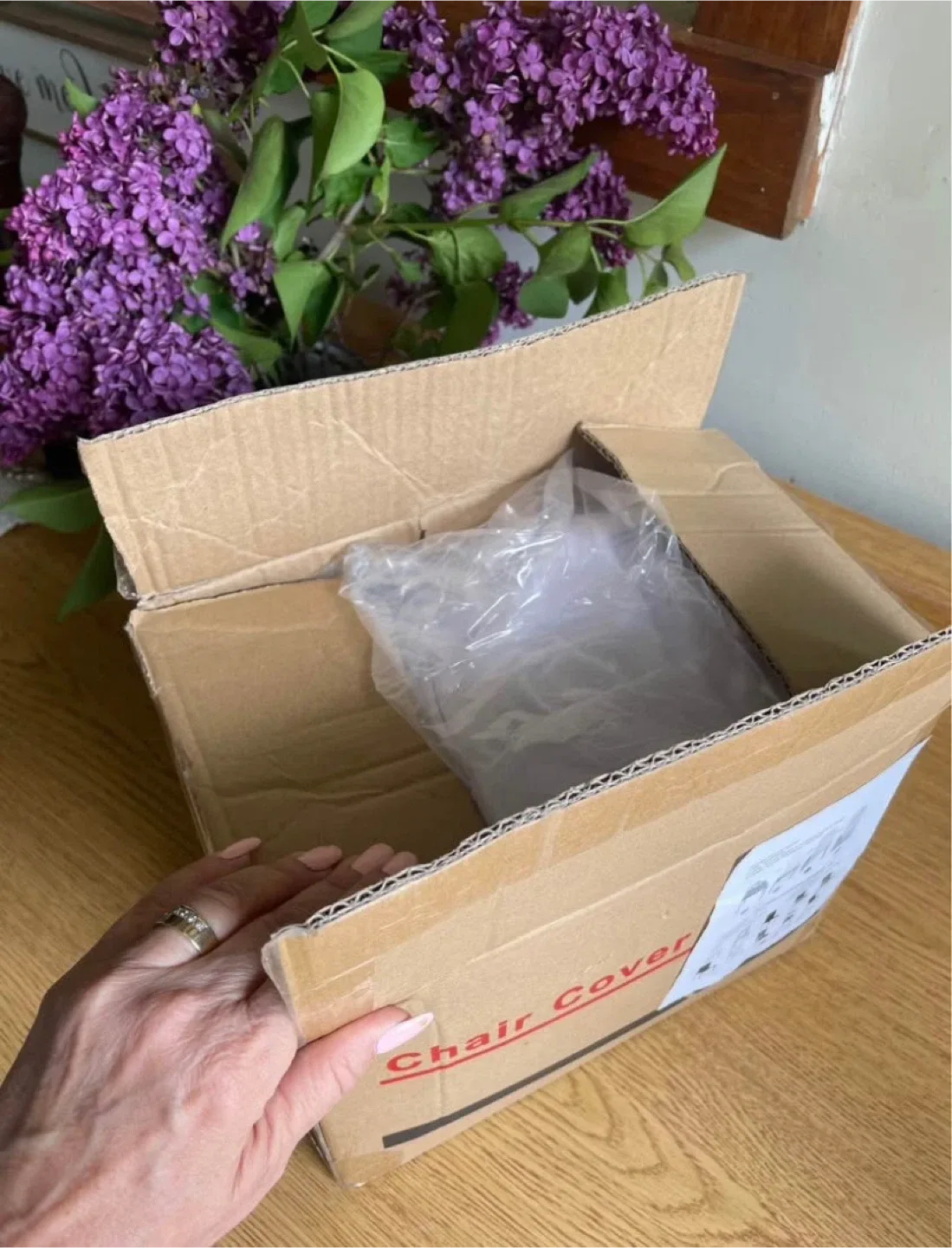 White chair covers - 28 x 18 x 22 cm image indicator(4)