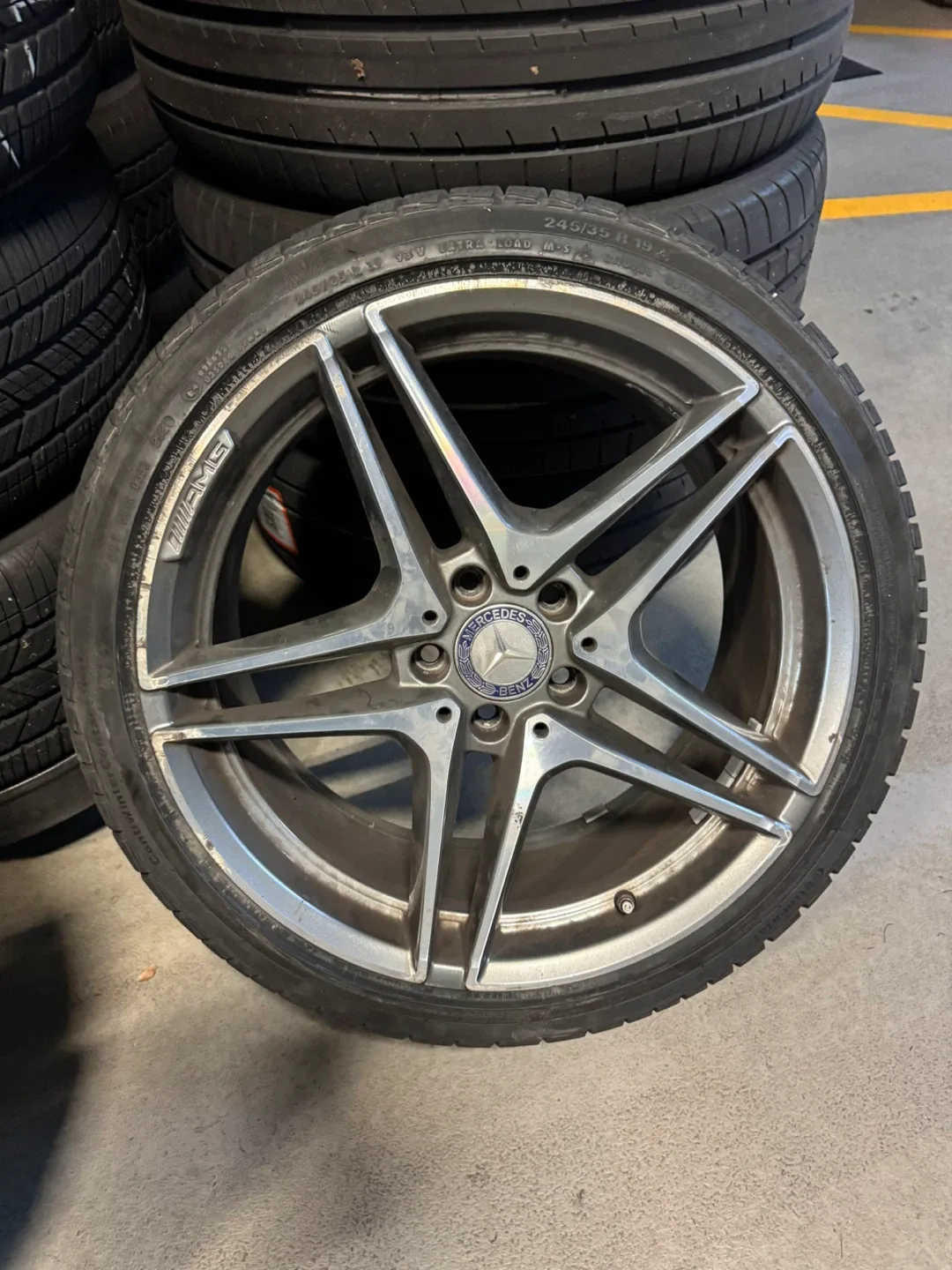 Mercedes-Benz 245/35R19 Winter Tires on Rims - Set of 4 image indicator(2)