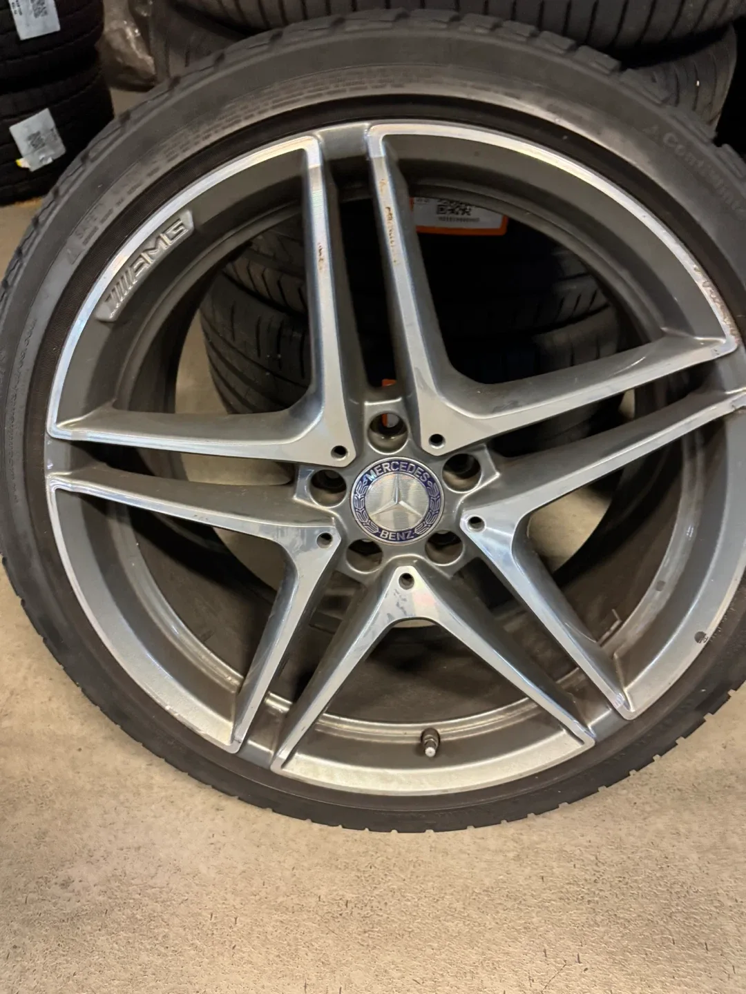 Mercedes-Benz 245/35R19 Winter Tires on Rims - Set of 4 image indicator(8)