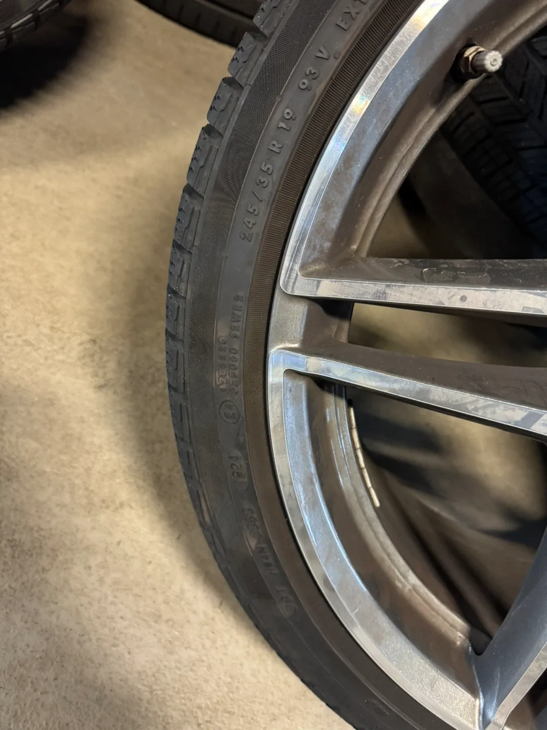 Mercedes-Benz 245/35R19 Winter Tires on Rims - Set of 4 image indicator(9)