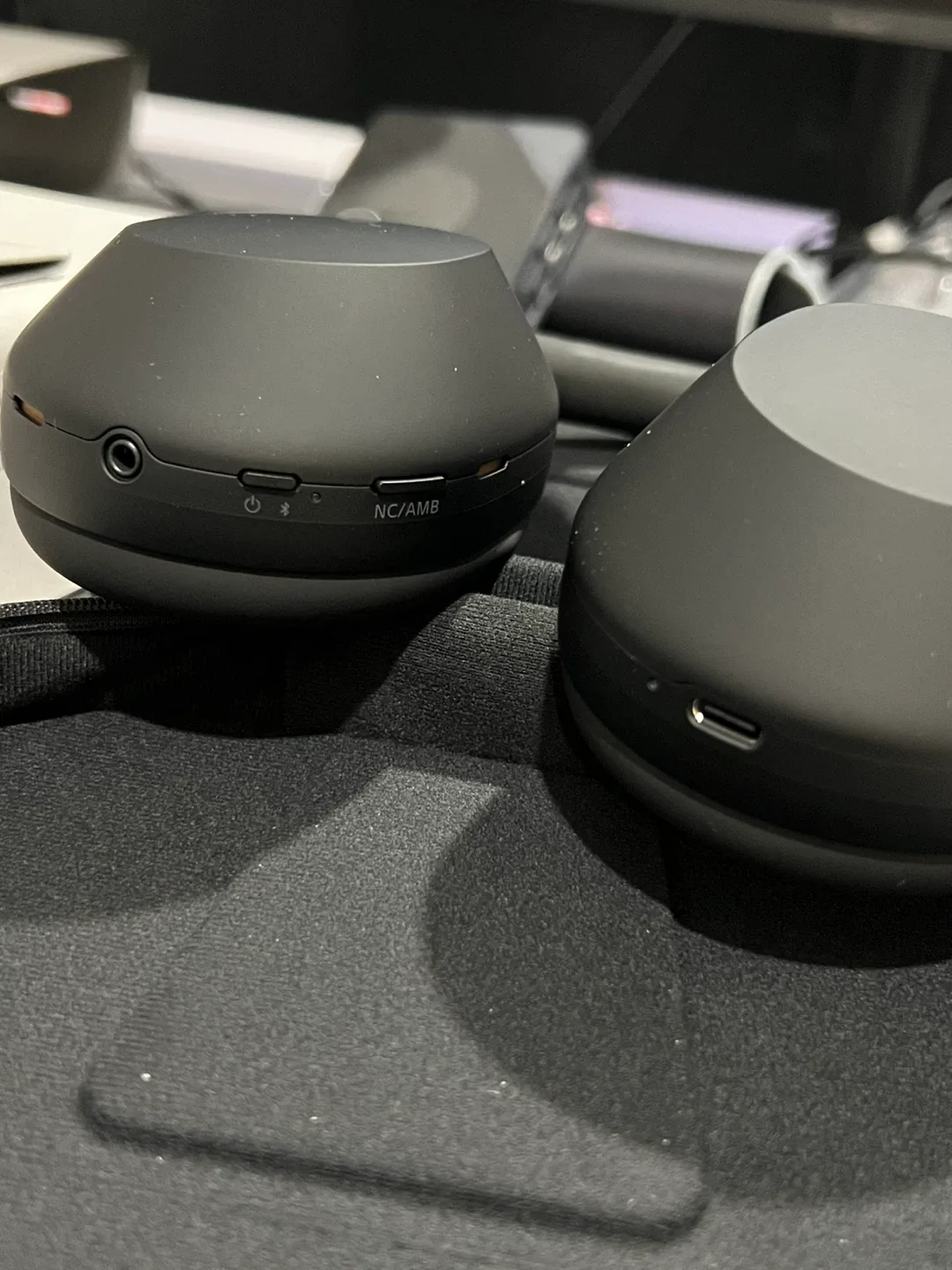 Sony WH-1000XM5 Open box ( Unused) image indicator(6)