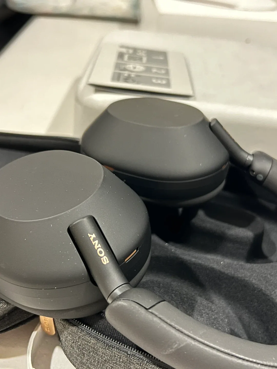 Sony WH-1000XM5 Open box ( Unused) image indicator(8)