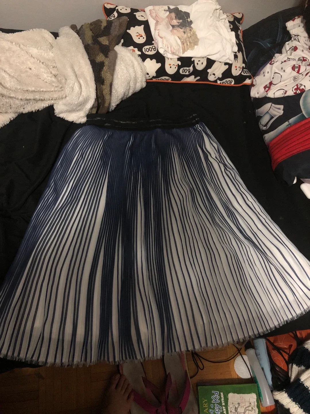 Allik Pleated Skirt - Size Small thumbnail