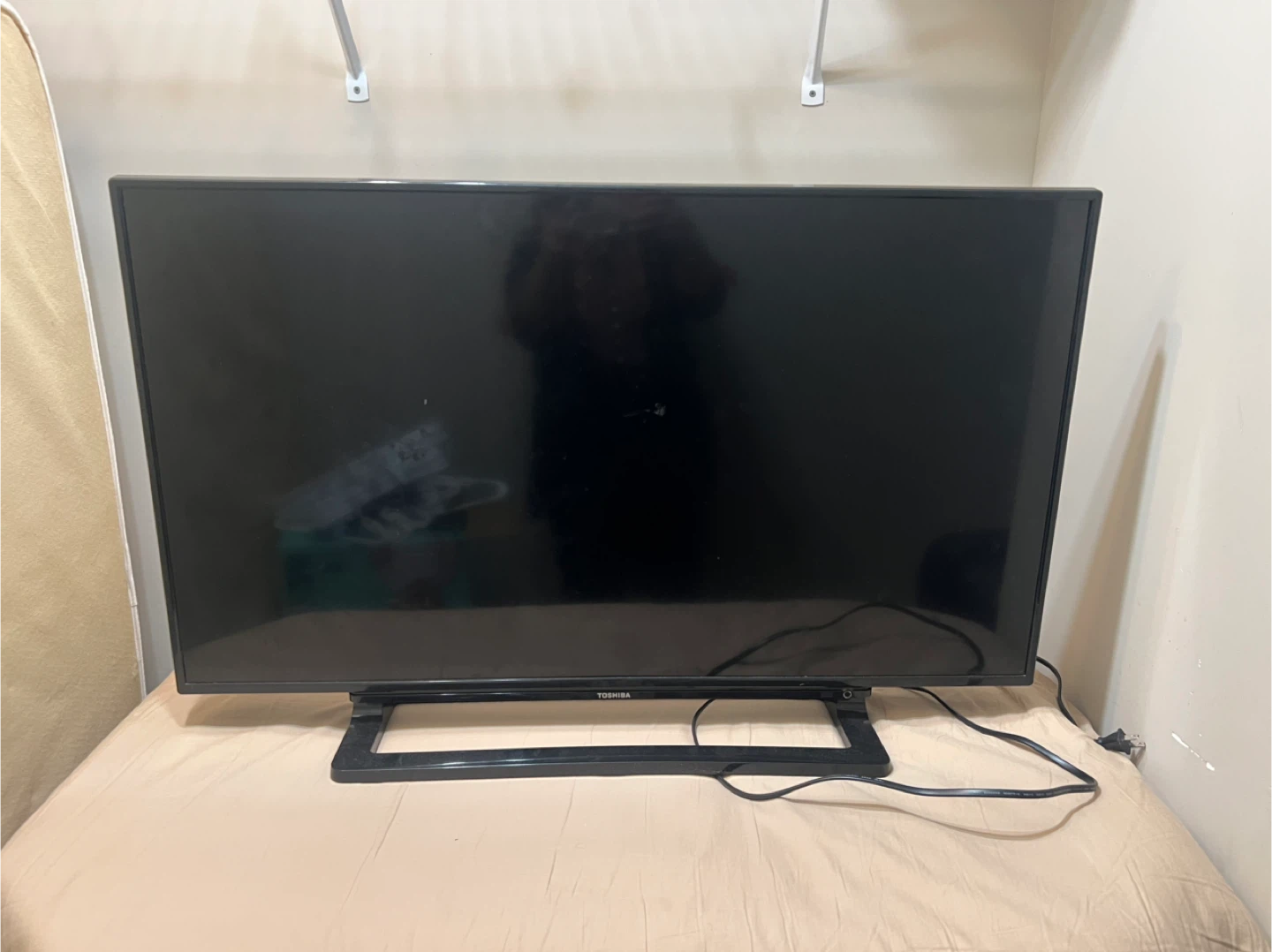 TV (not a smart TV) - photo 2