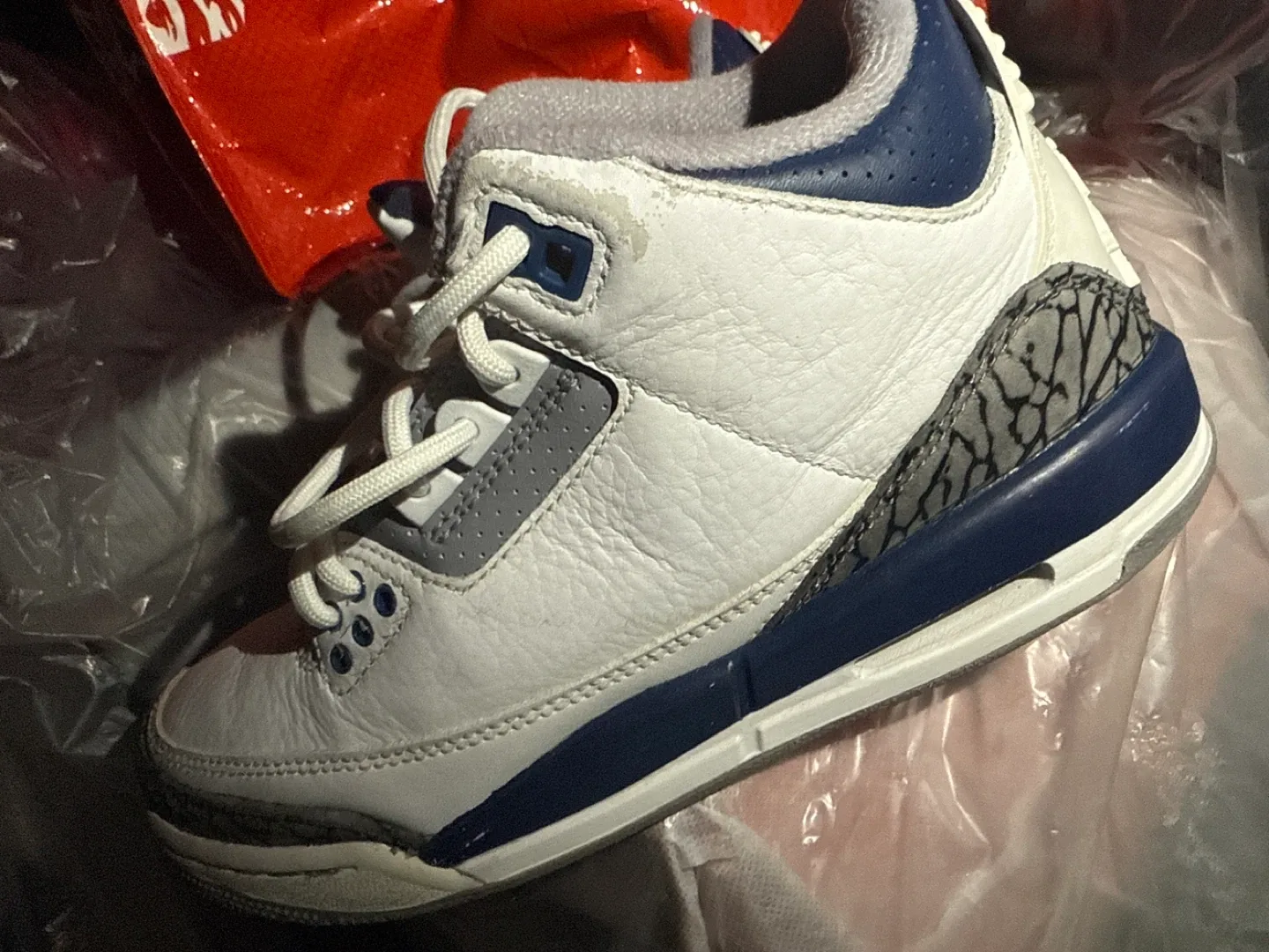 Size 3.5 Air Jordan 3 Retro White/Navy Size 3.5Y image indicator(6)