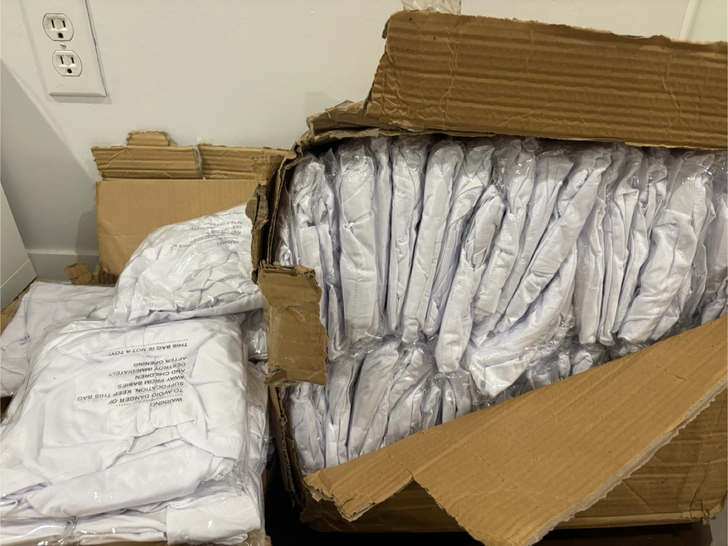 (75pack)White Spandex banquet Chair Covers – Universal Fit - photo 3