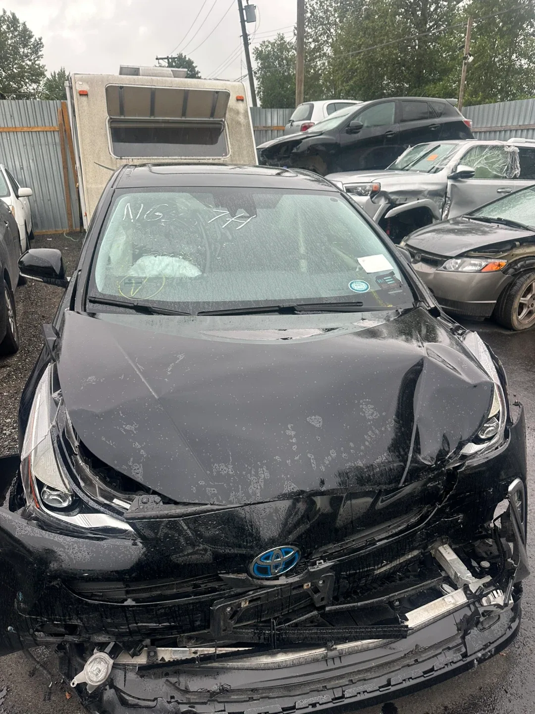 Toyota Prius Hybrid - Damaged image indicator(2)