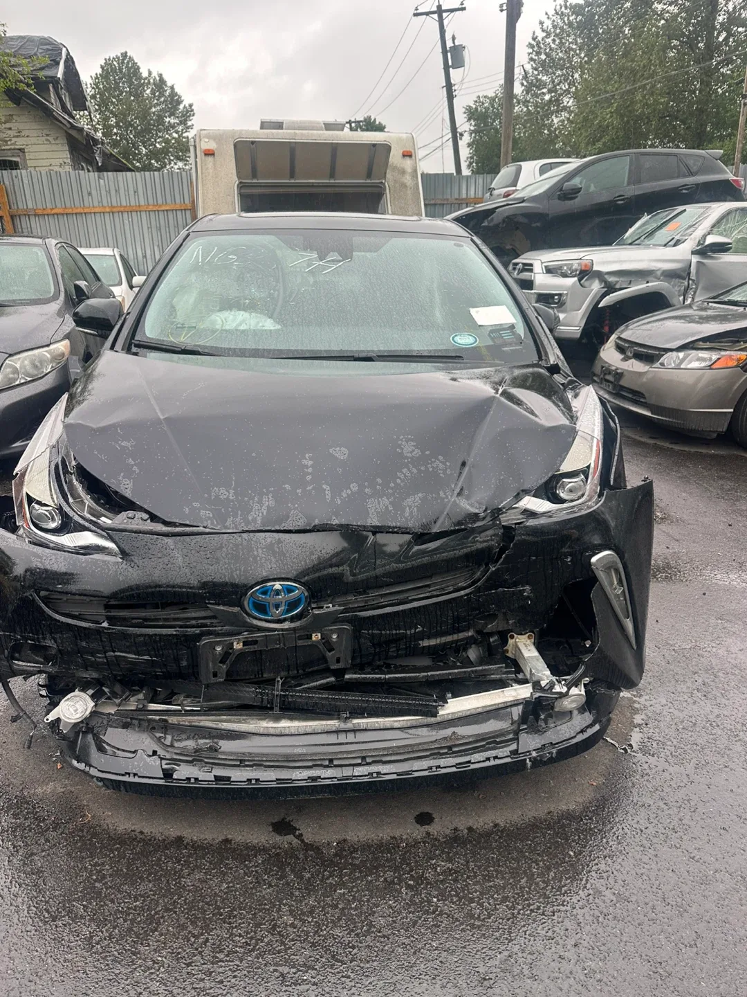 Toyota Prius Hybrid - Damaged image indicator(3)