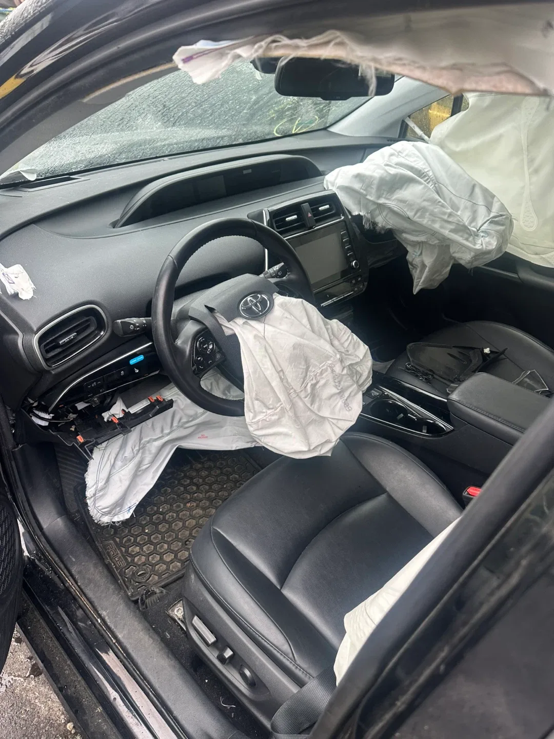 Toyota Prius Hybrid - Damaged image indicator(8)