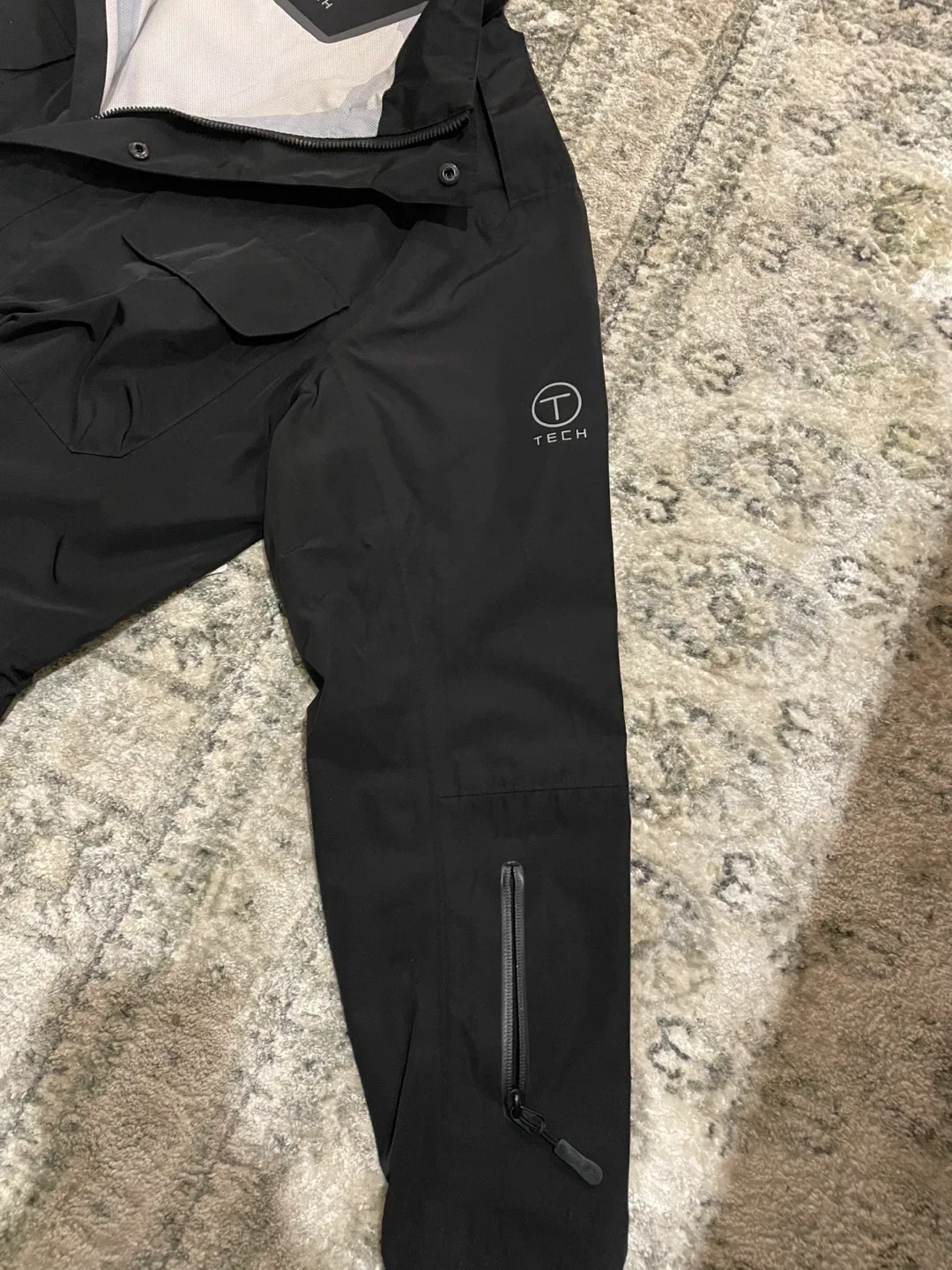 TUMI Men’s jacket image indicator(3)