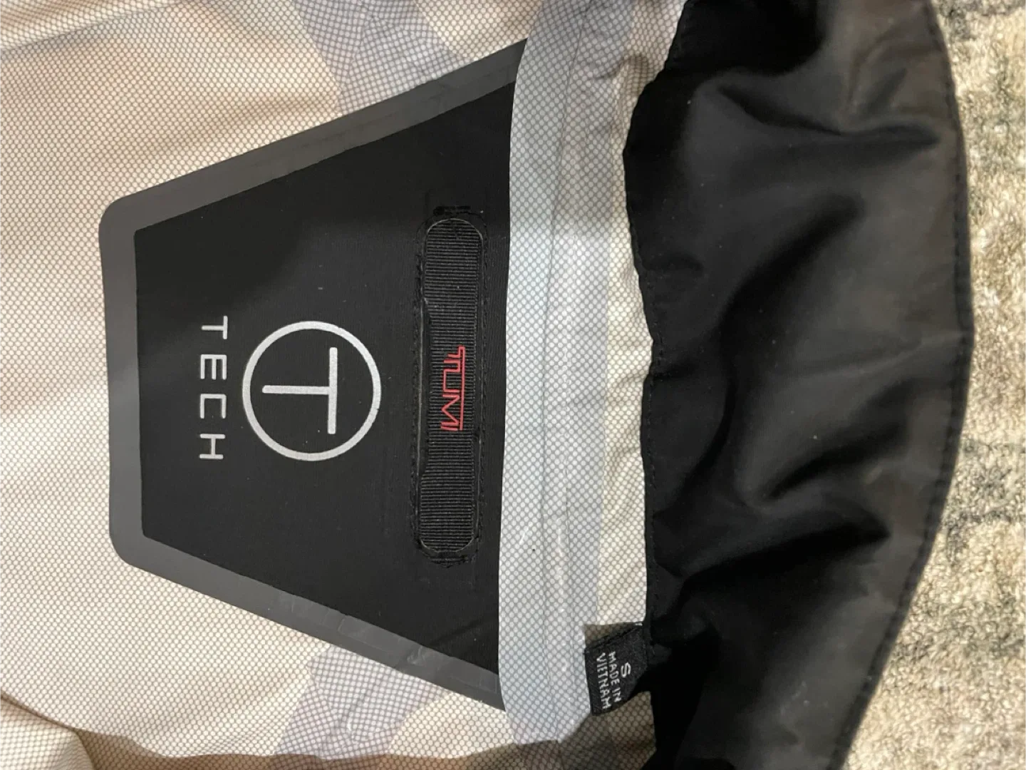 TUMI Men’s jacket image indicator(4)