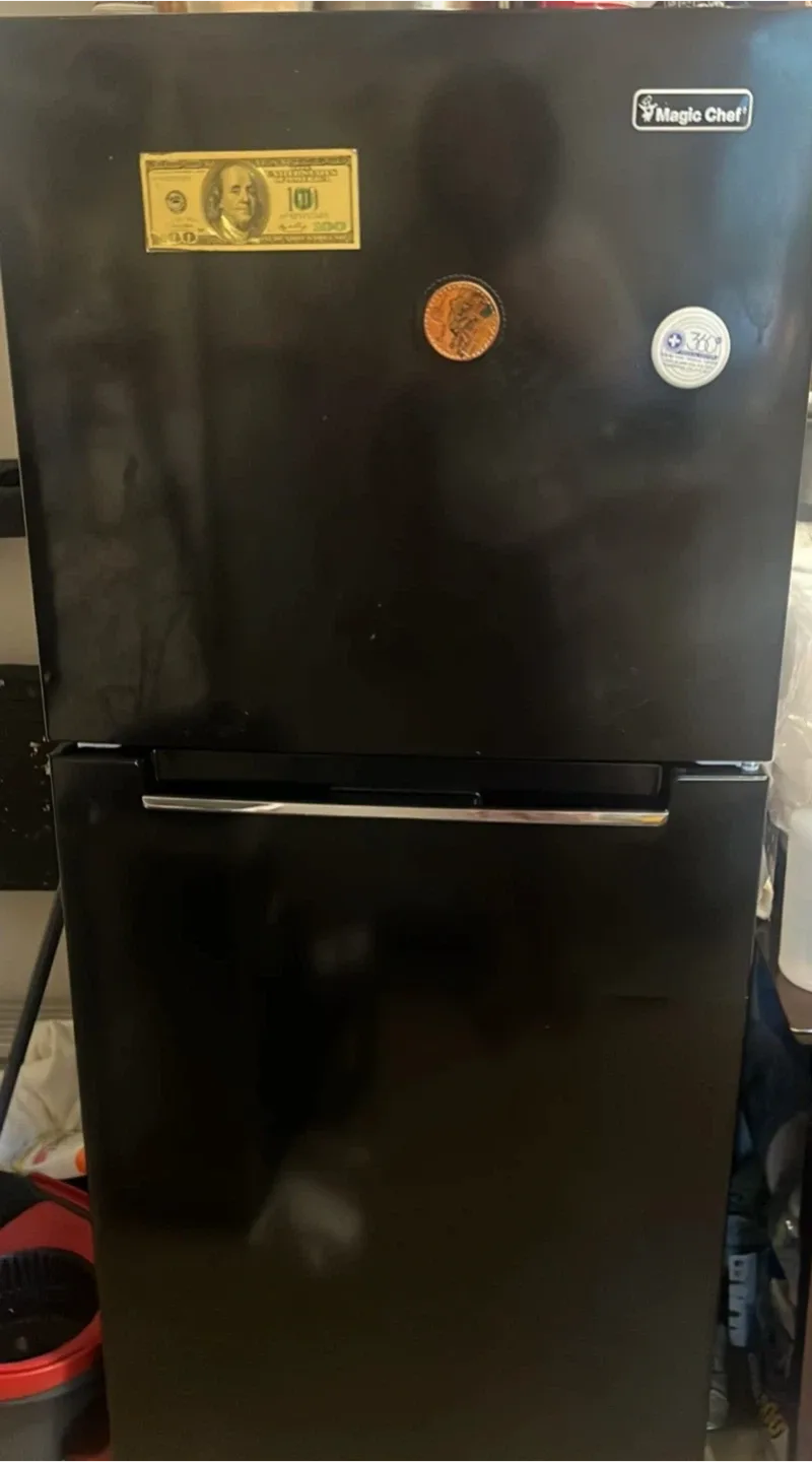 Magic Chef Black Fridge image indicator(5)