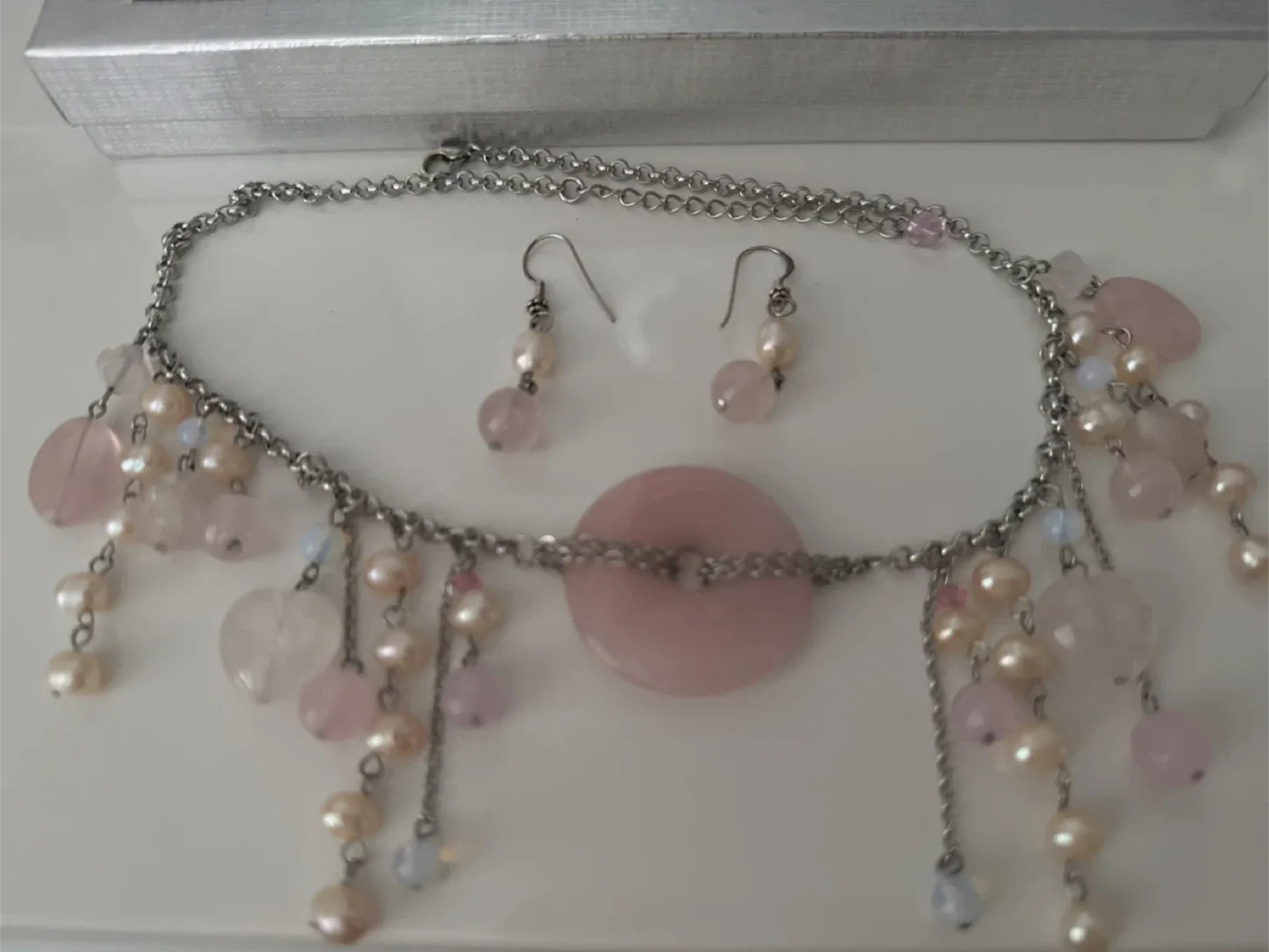 Natural genuine rose quartz & pearls  necklace earring set image indicator(2)