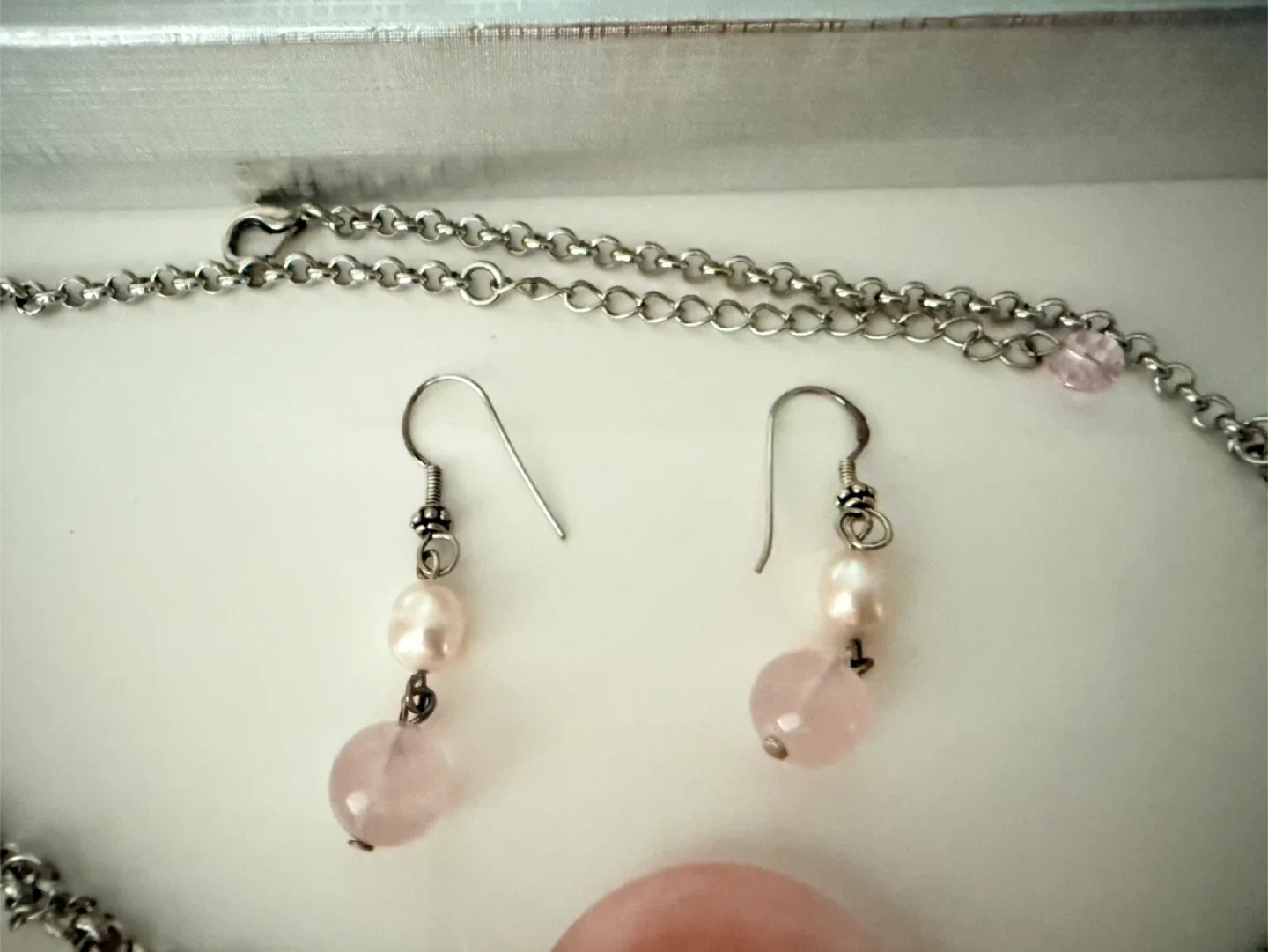 Natural genuine rose quartz & pearls  necklace earring set image indicator(5)