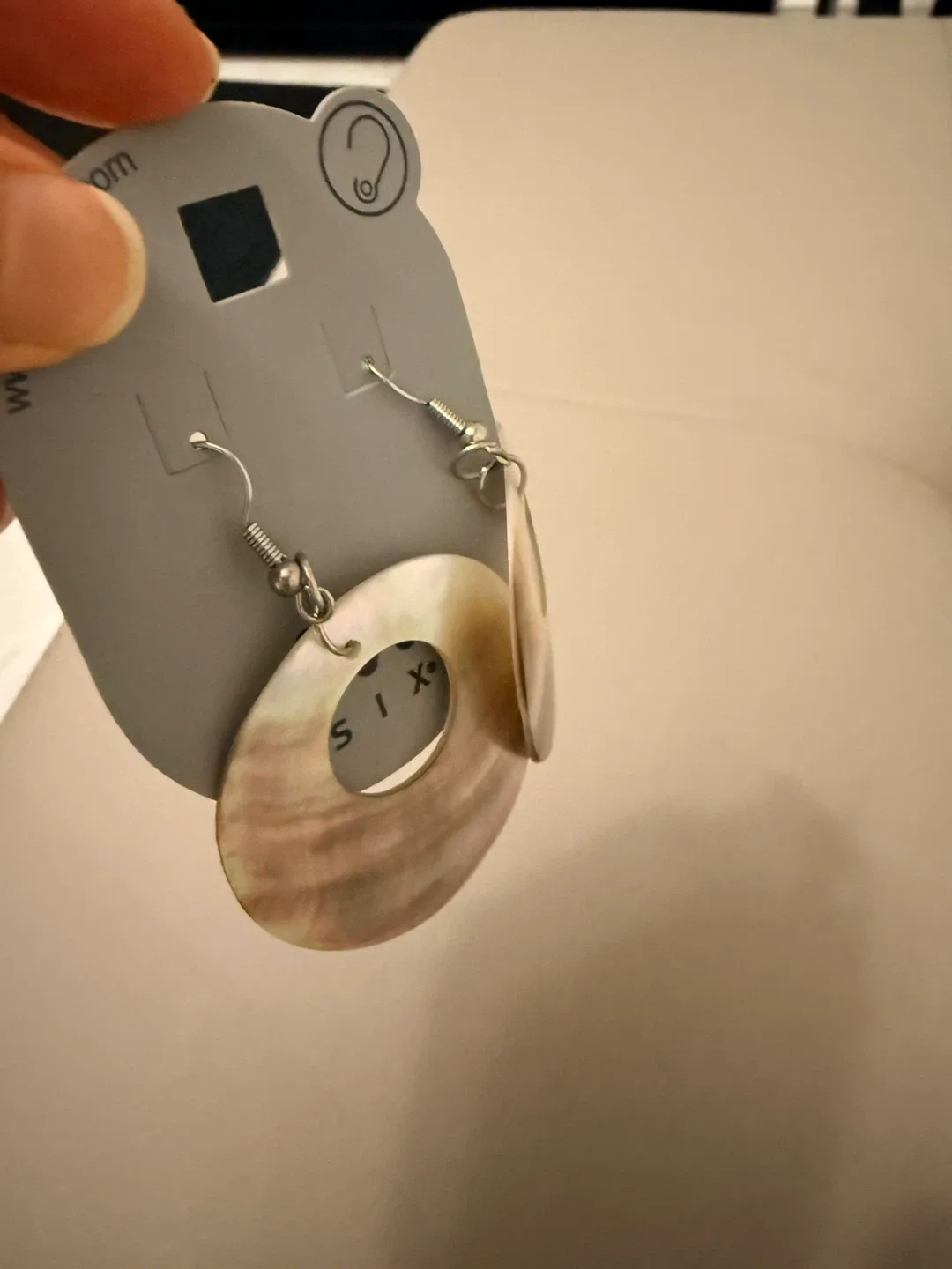 New natural shell dangle earrings image indicator(3)