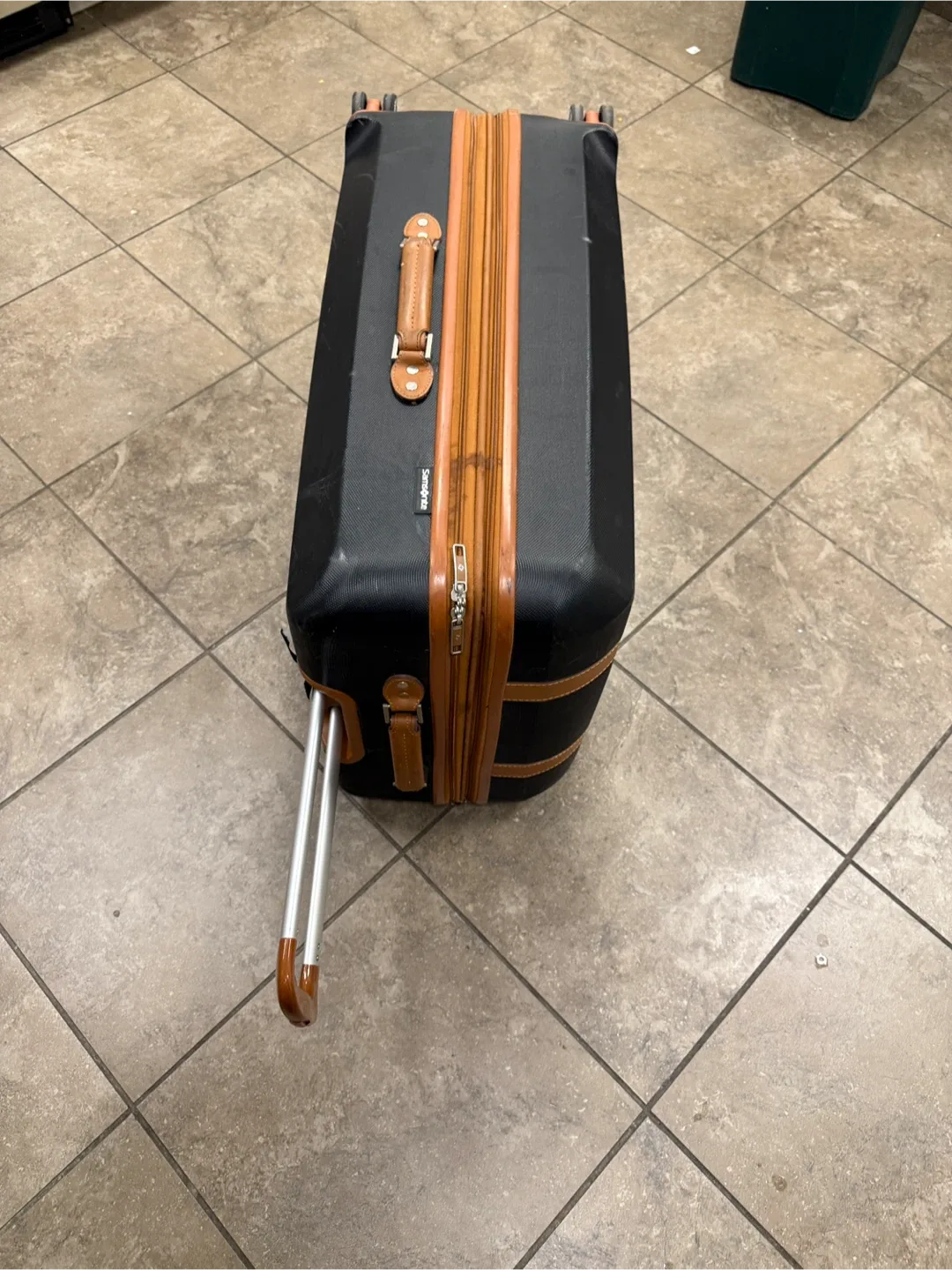 Samsonite Black & Brown Hardside Suitcase image indicator(5)