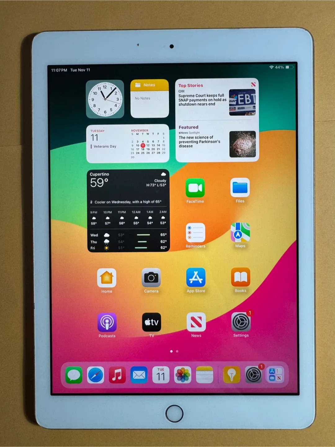 Apple iPad 6th Gen 128GB 2018 image indicator(2)