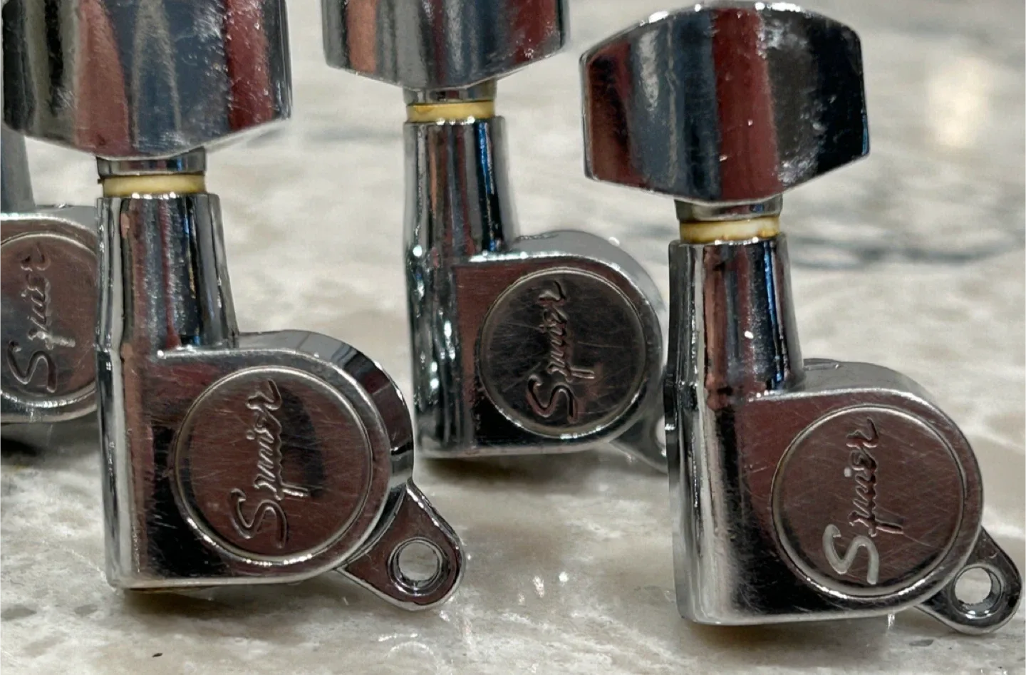 Squier Guitar Tuners - Set of 6 image indicator(4)