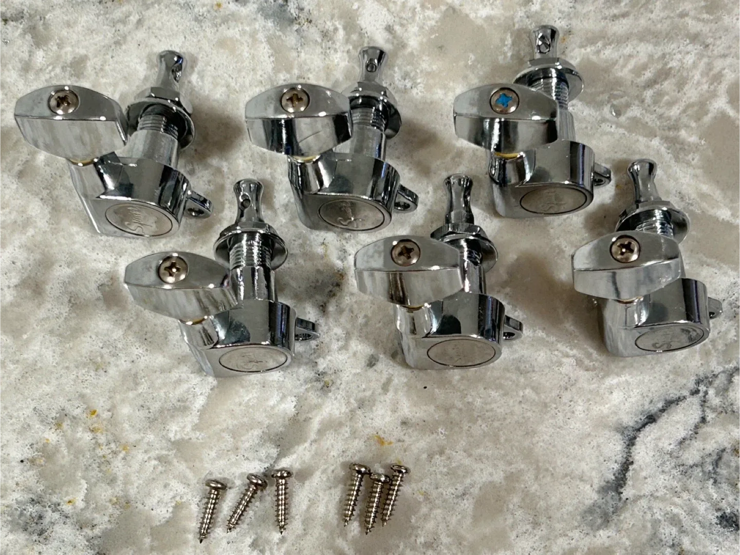 Squier Guitar Tuners - Set of 6 image indicator(3)