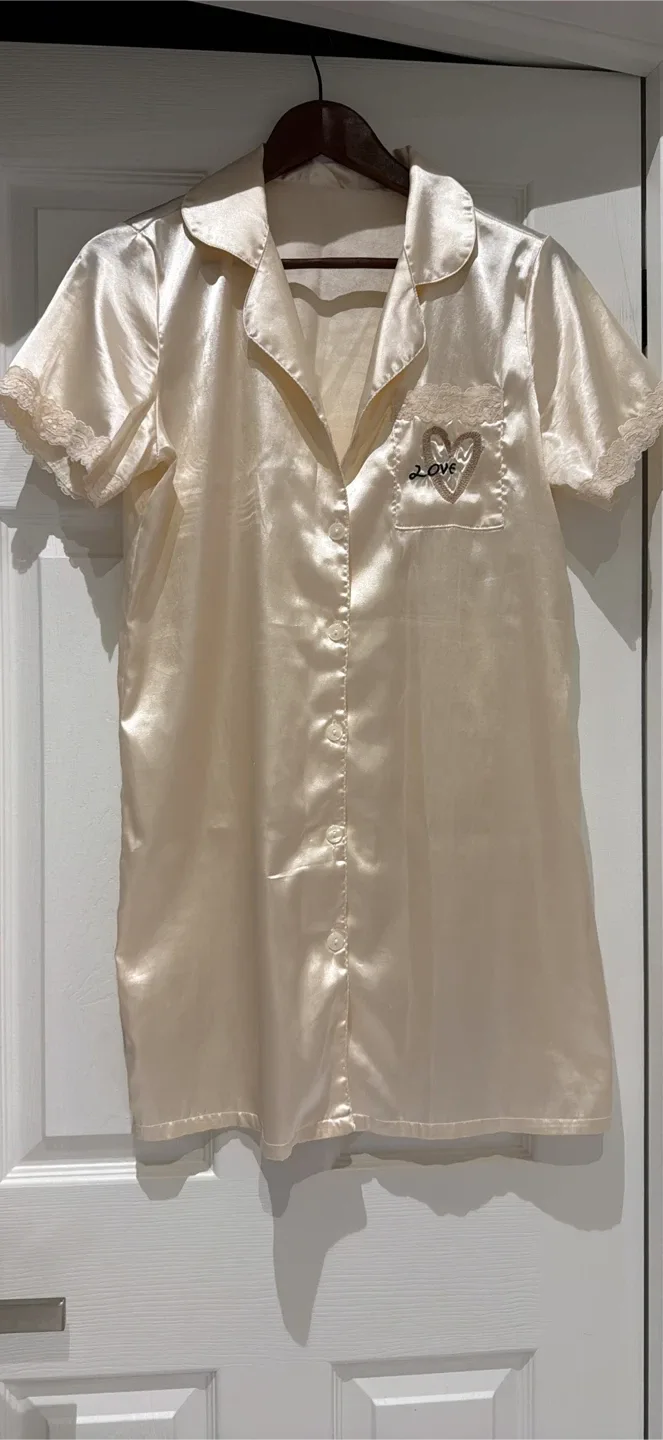 Night cream satin gown sleeper image indicator(2)