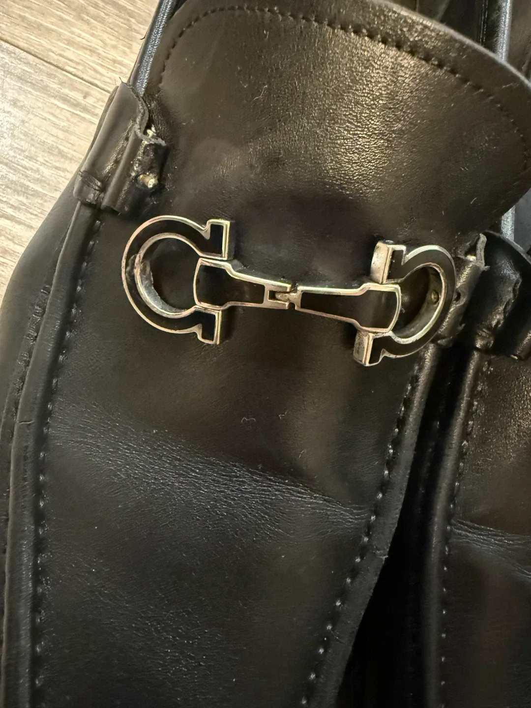 Salvatore Ferragamo Black Leather Loafers(US size 9.5) image indicator(2)