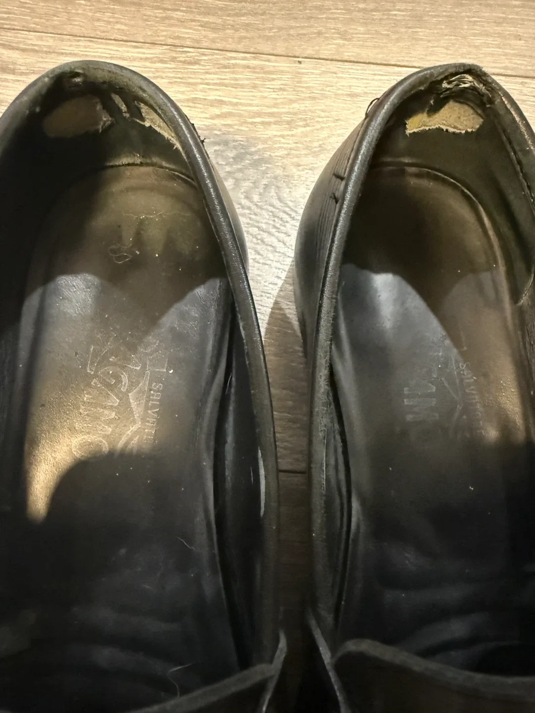 Salvatore Ferragamo Black Leather Loafers(US size 9.5) image indicator(3)