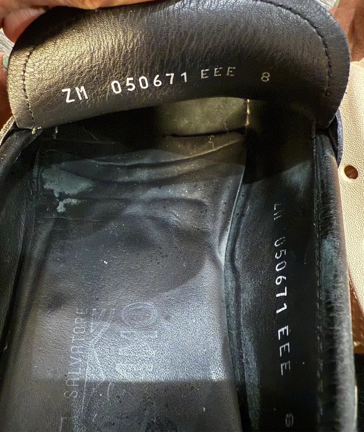 Salvatore Ferragamo Black Leather Loafers(US size 9.5) image indicator(6)