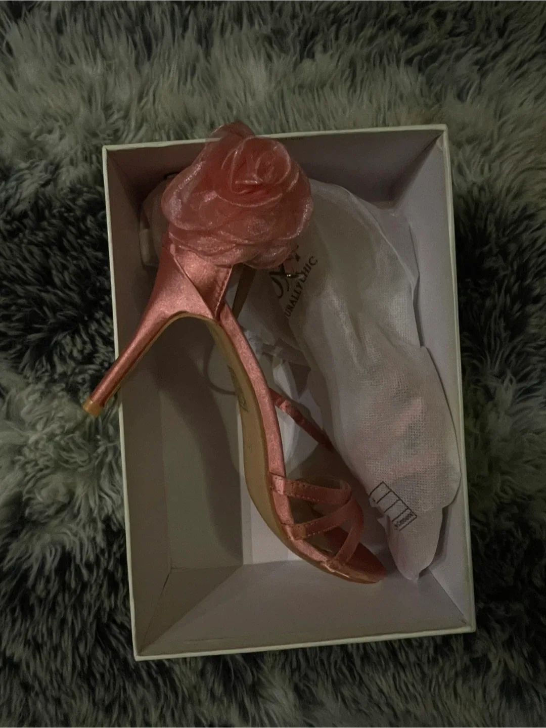 MOTF Beauty Chic Pink Heels image indicator(3)