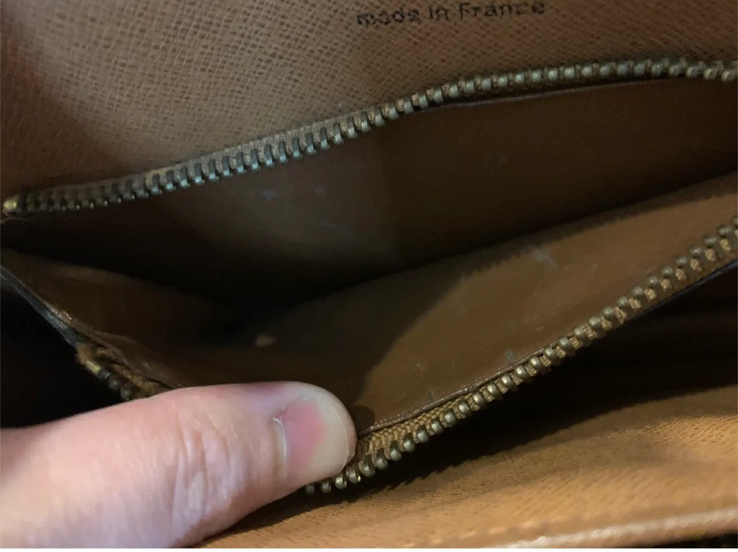 Louis Vuitton Crossbody Bag image indicator(7)