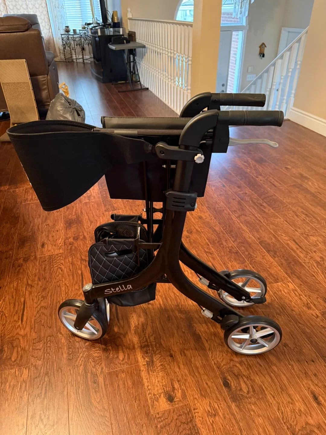 Stella Stand & Go Walker - Black image indicator(3)