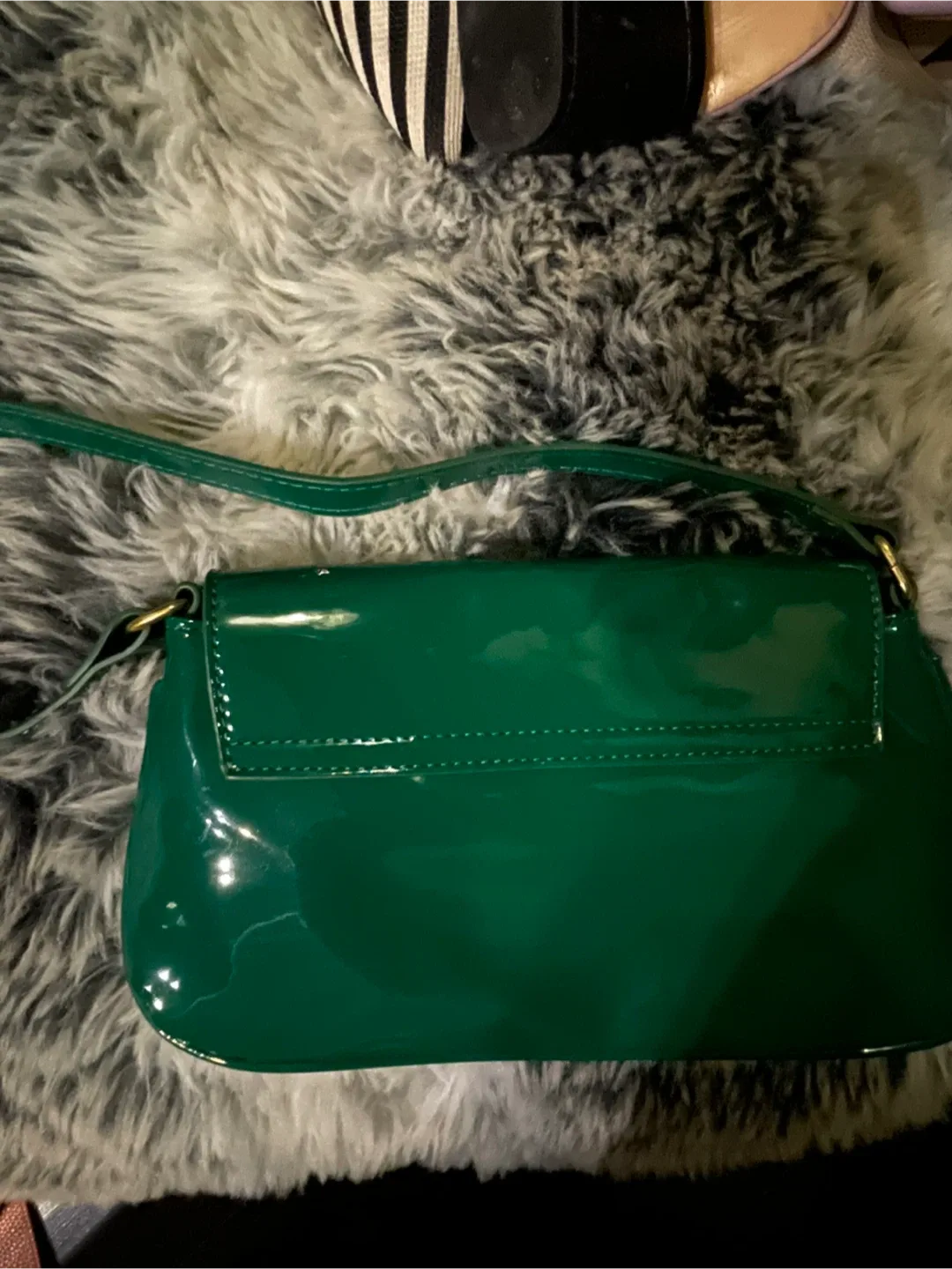 Green Patent Leather Shoulder Bag image indicator(4)
