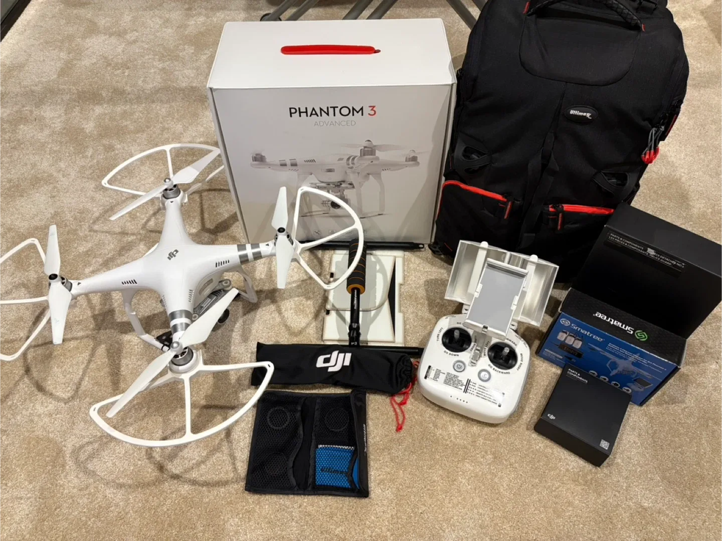 DJI Phantom 3 Advanced Drone with Accessories image indicator(2)