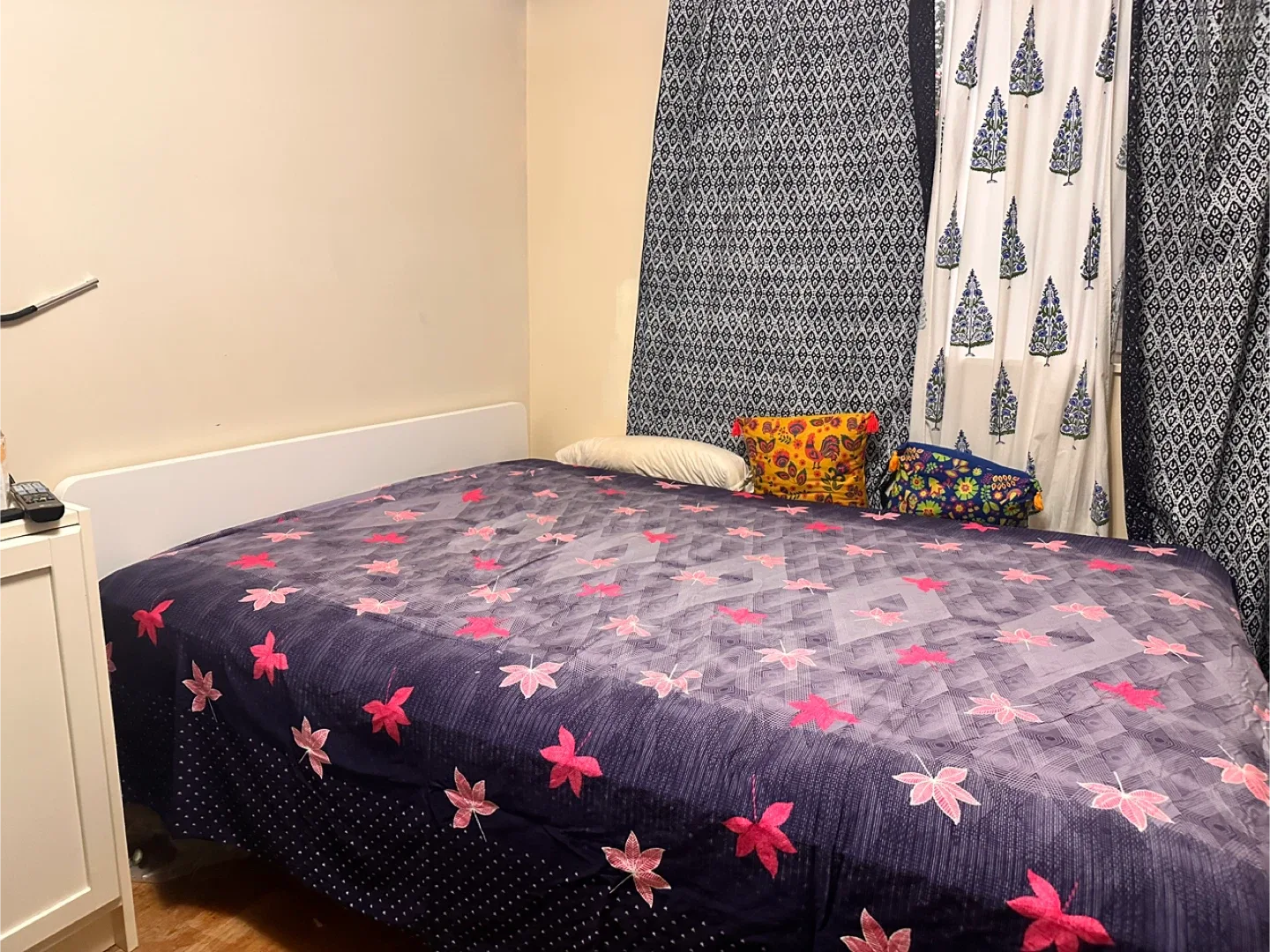 Ikea - Queen Size image indicator(3)