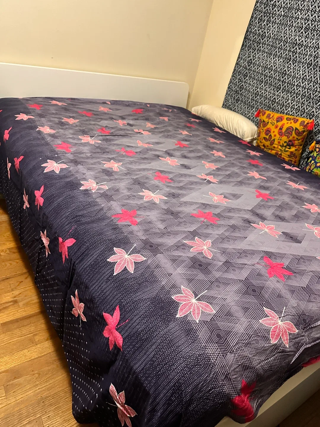 Ikea - Queen Size image indicator(2)