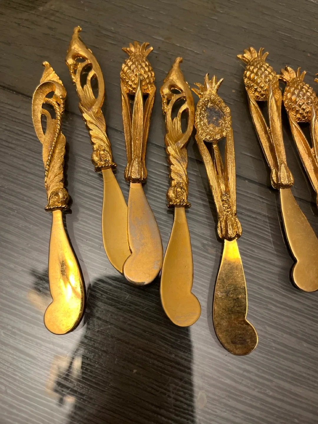 Vintage Gold Pineapple Cheese Spreaders (Set of 12) image indicator(3)