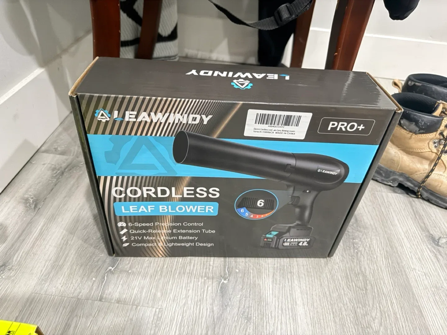 LEAWINDY Cordless Leaf Blower - Like New!