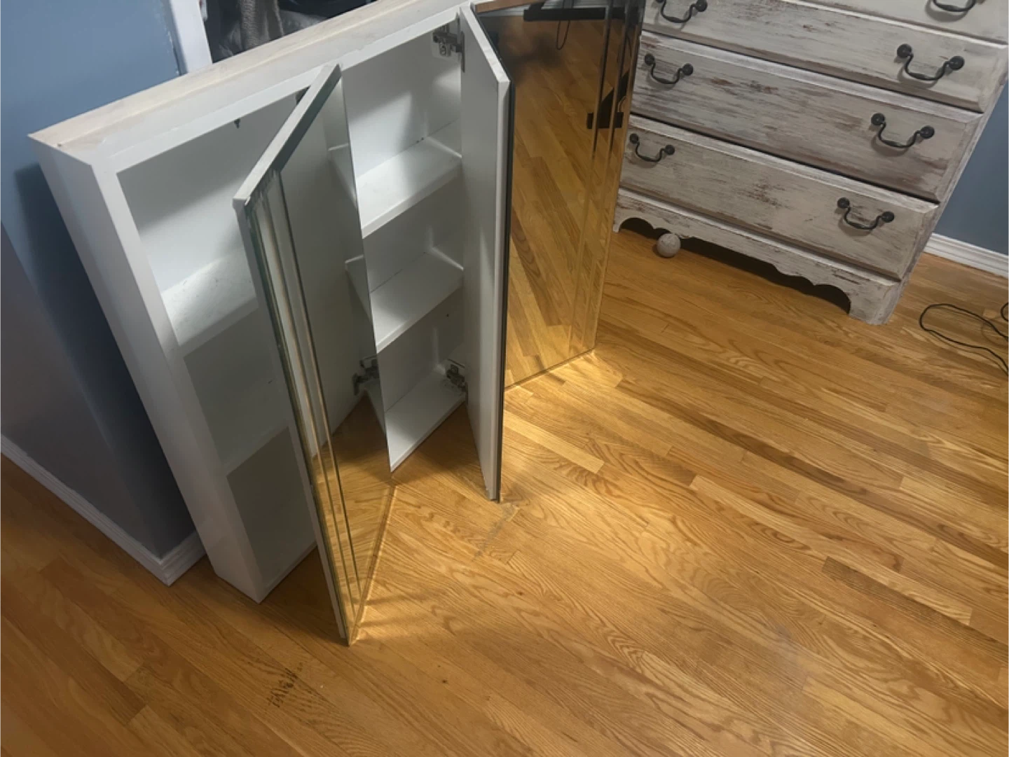 Mirrored Bathroom Cabinet - photo 3