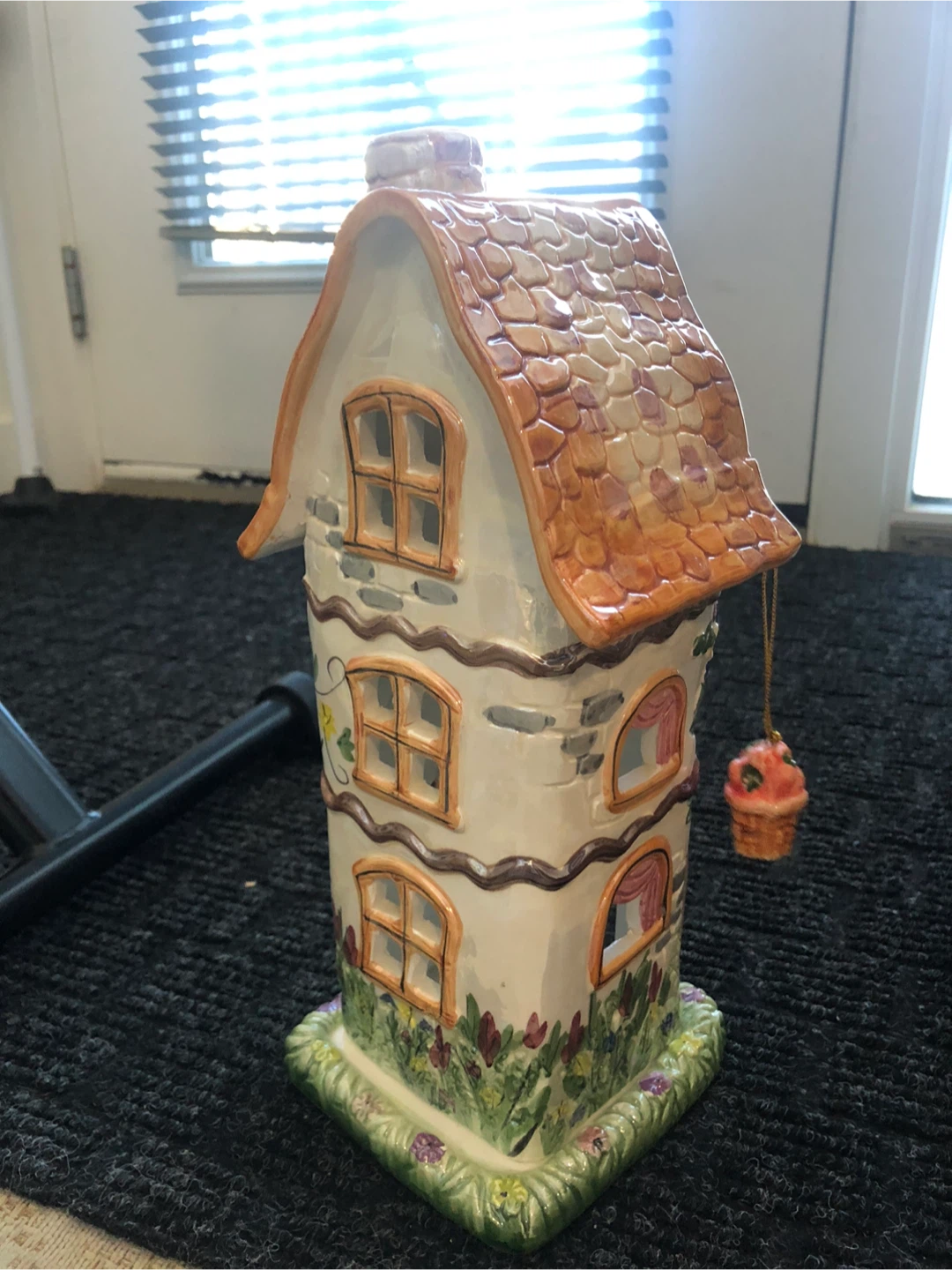 Ceramic Cottagecore House Figurine - photo 3