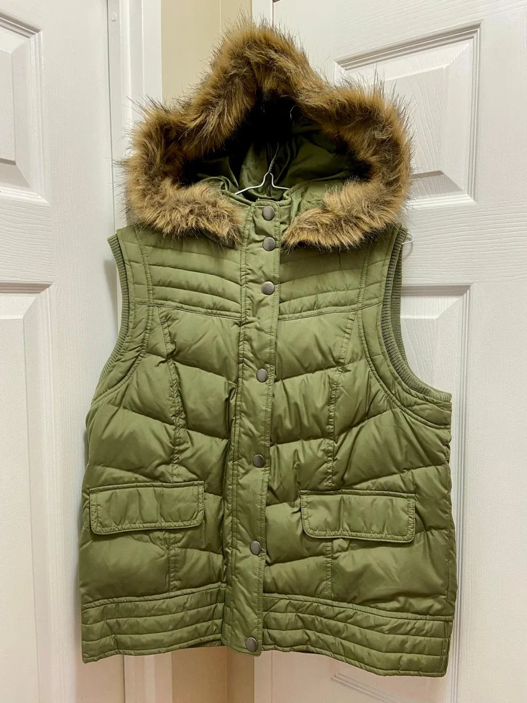 Joe Fresh Olive Green Puffer Vest with Hood - Size L image indicator(2)