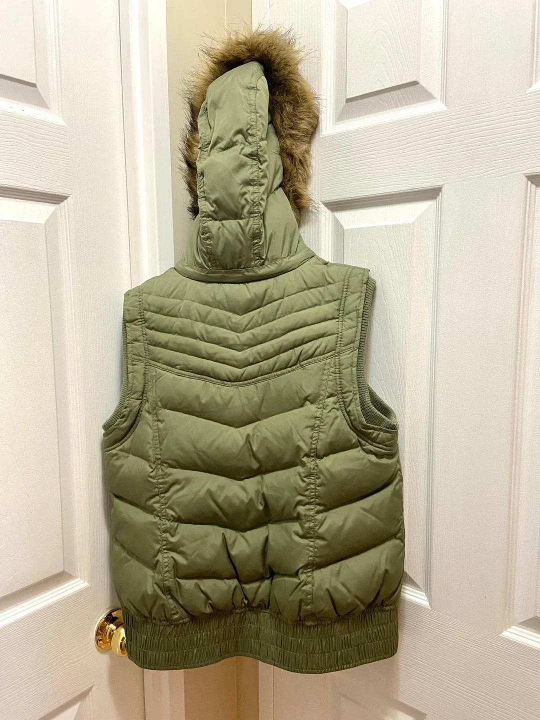 Joe Fresh Olive Green Puffer Vest with Hood - Size L image indicator(3)