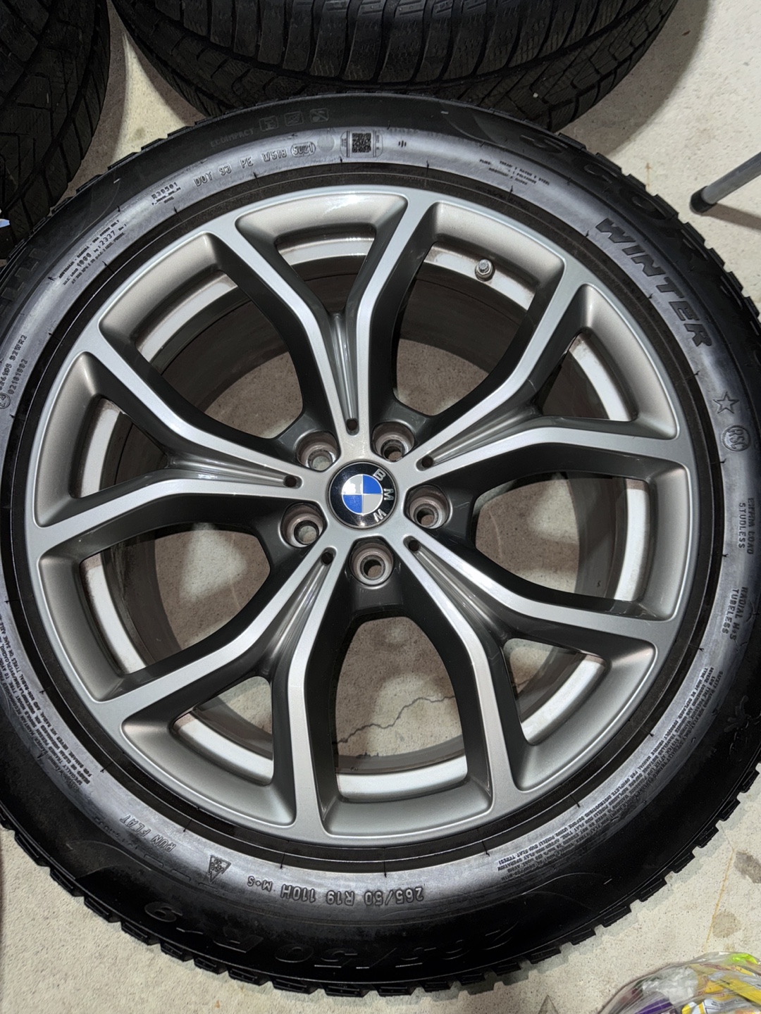 BMW 265/50 R19 Winter Tires on Rims - Set of 4 - photo 5