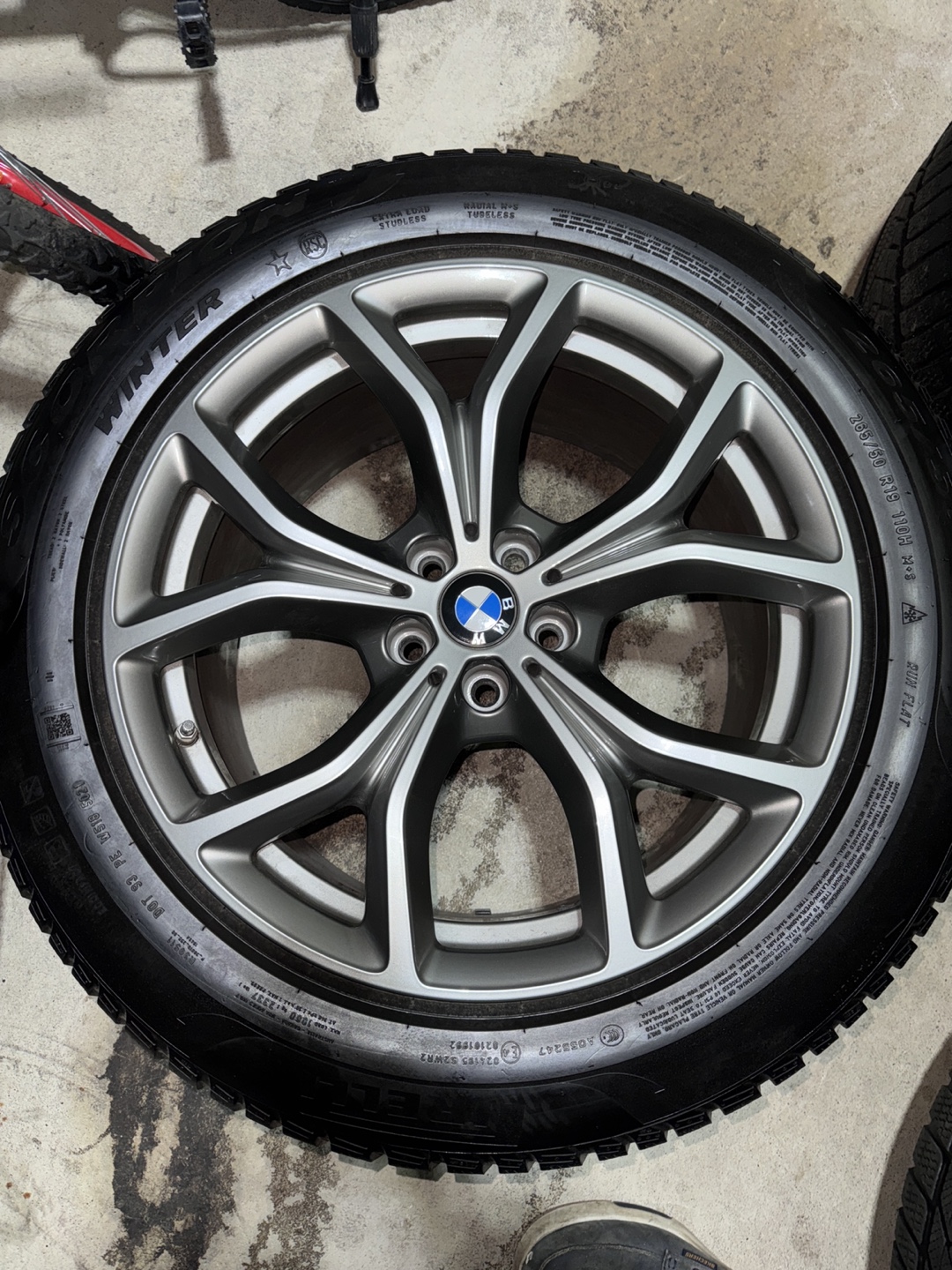 BMW 265/50 R19 Winter Tires on Rims - Set of 4 - photo 4