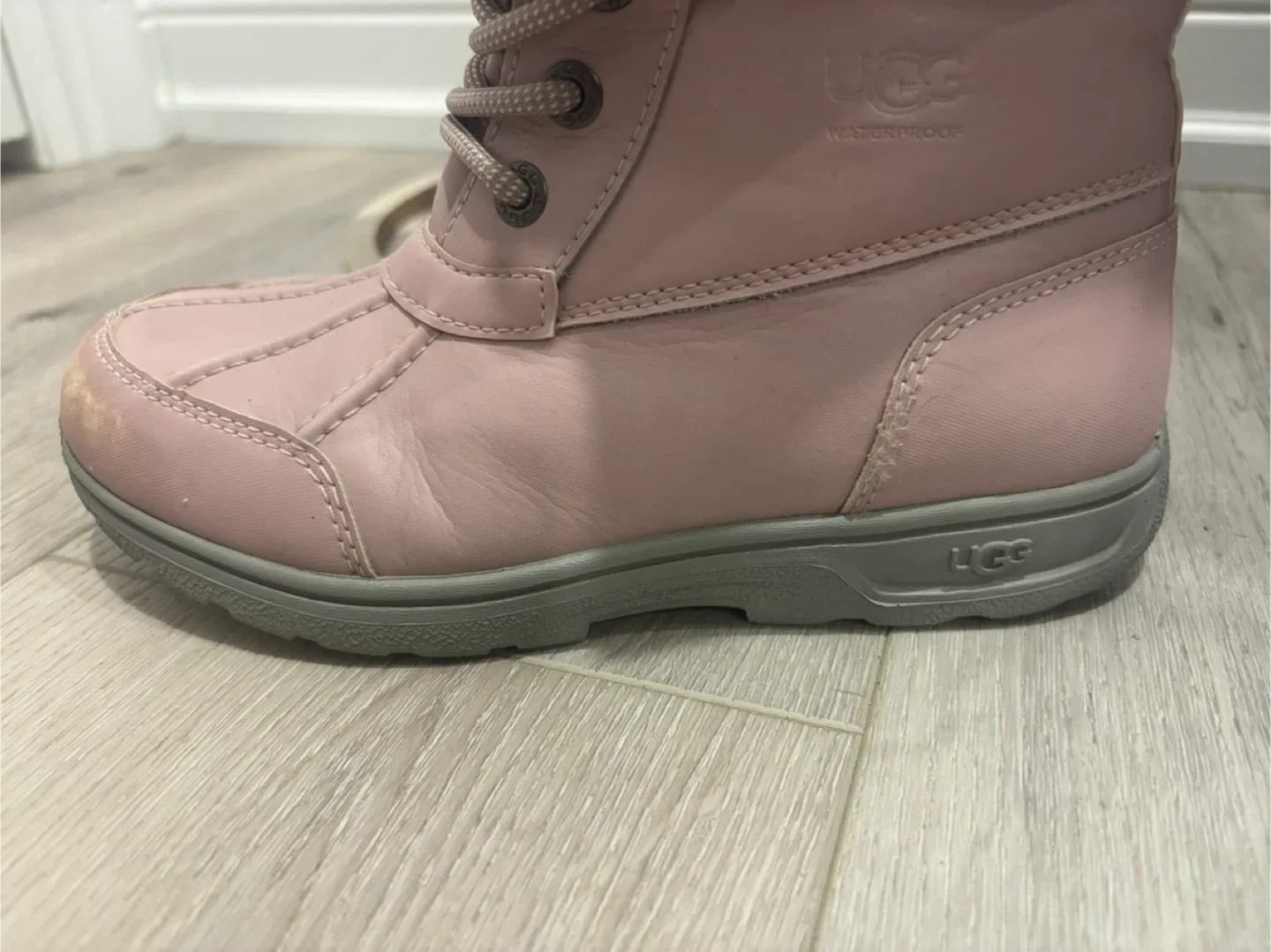 UGG Pink Leather Boots image indicator(6)