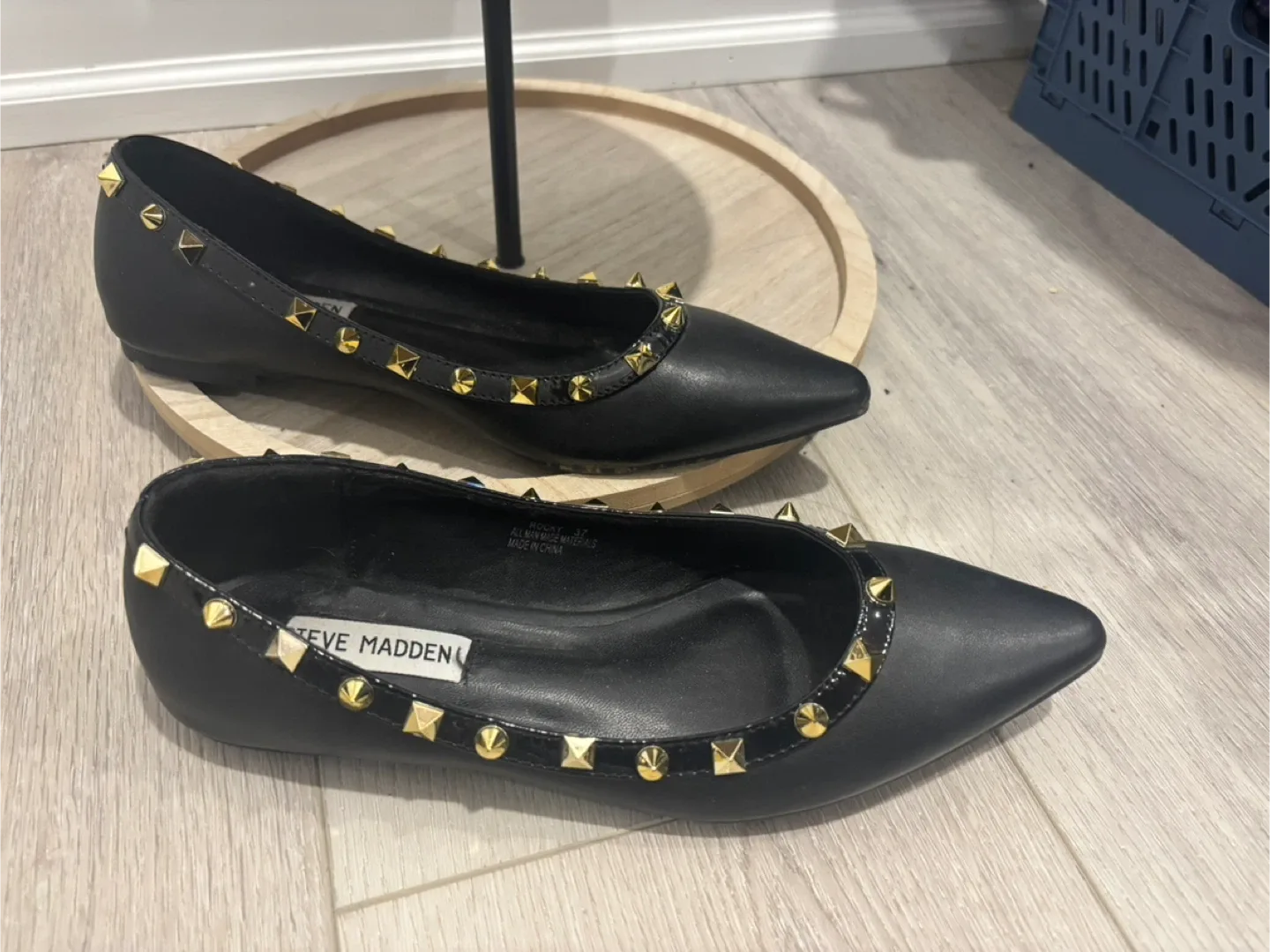 Steve Madden Rocky Studded Black Flats - Size 7 image indicator(4)