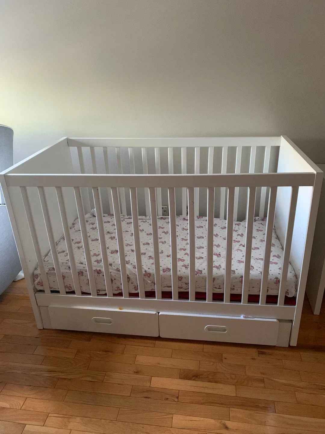 White Baby Crib image indicator(2)