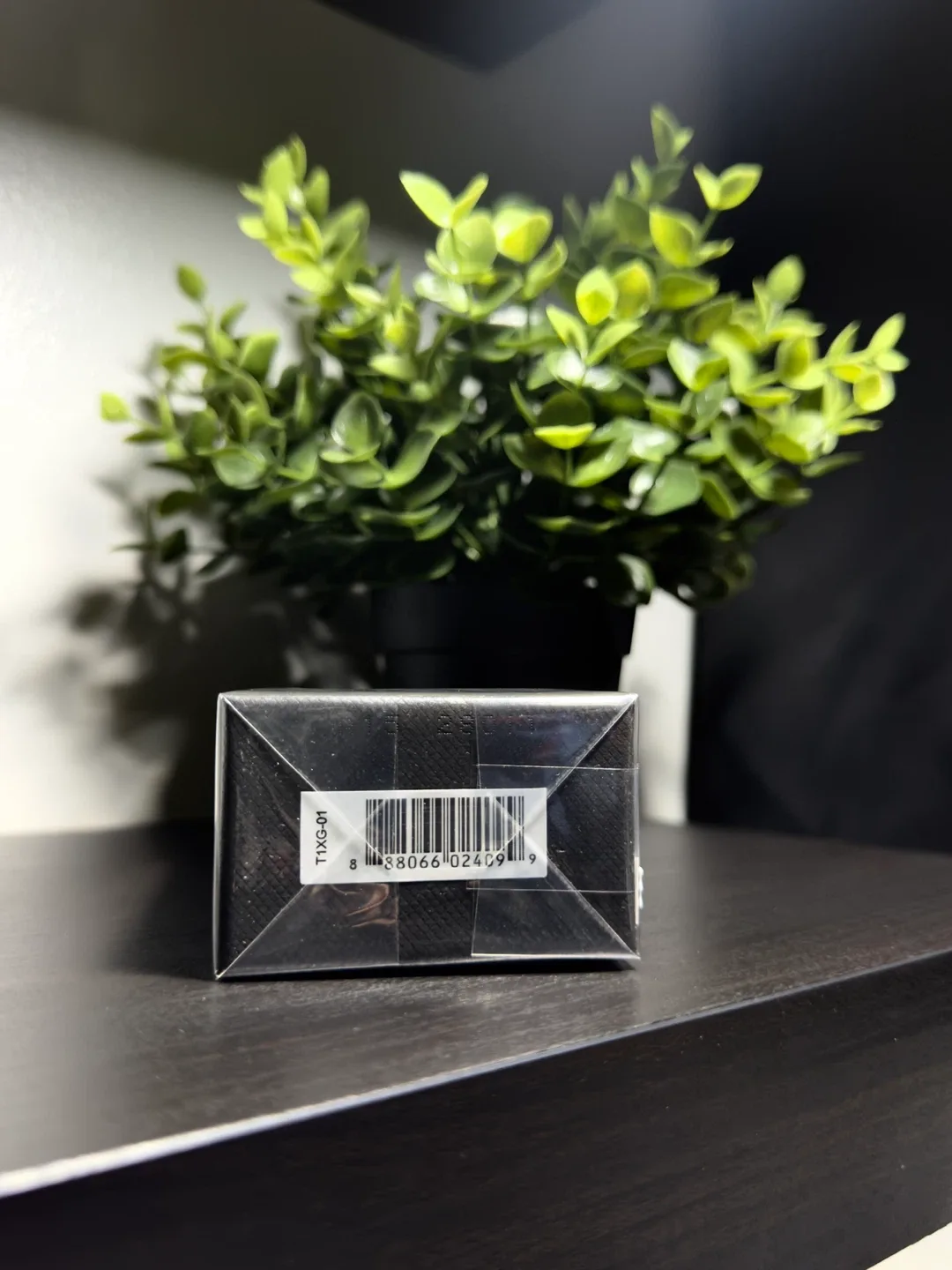 Tom Ford Oud Wood Eau de Parfum 100 mL — Brand New image indicator(4)