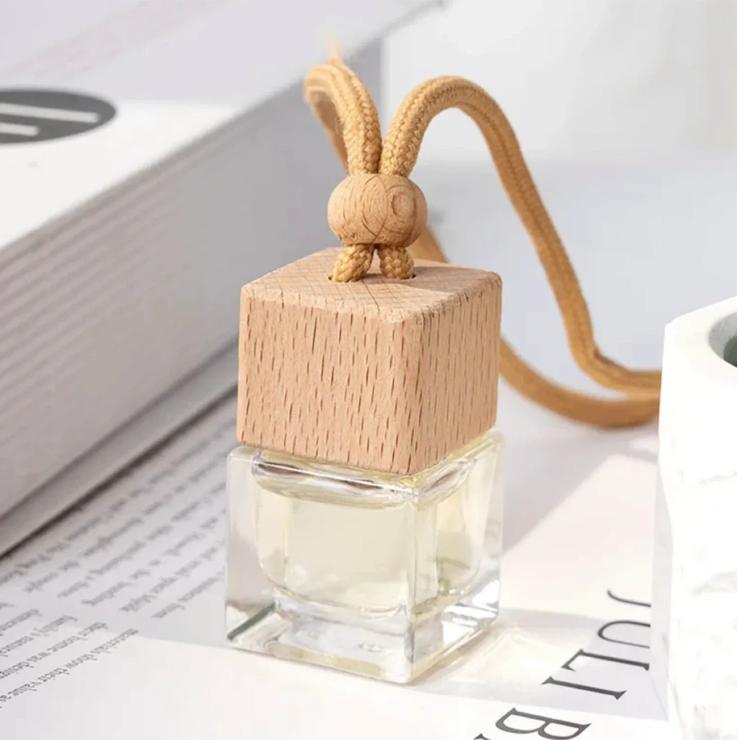 Car Aroma Diffuser - New in Box! image indicator(2)