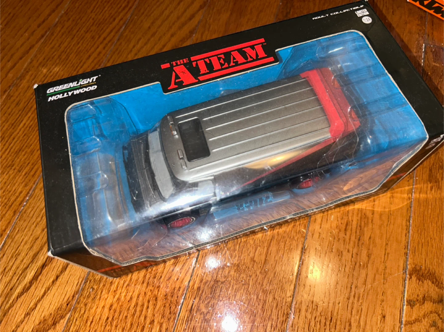 Greenlight 1983 GMC Vandura A-Team Die-Cast Van - photo 3
